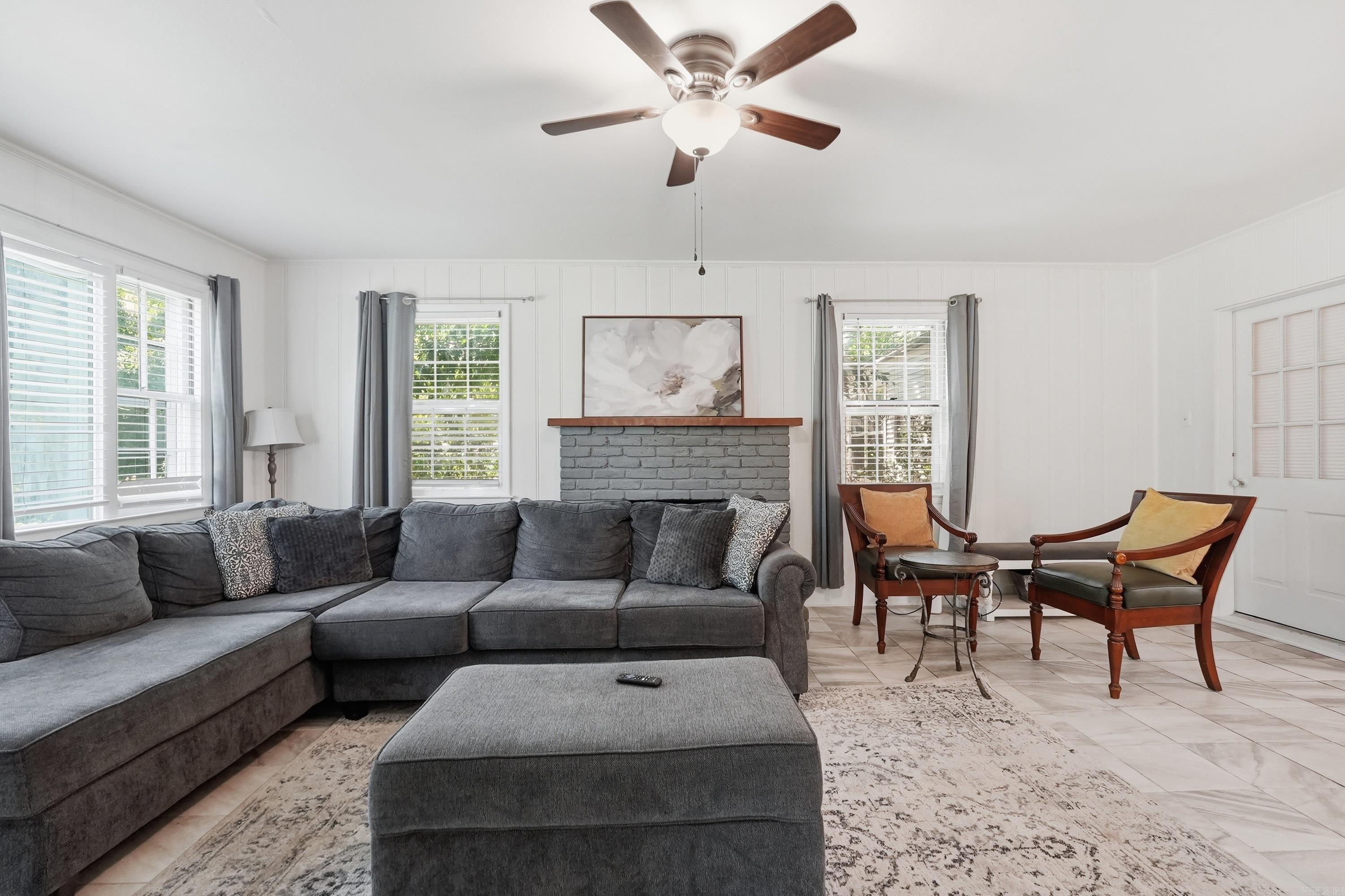 6109 Cantrell  Little Rock, AR