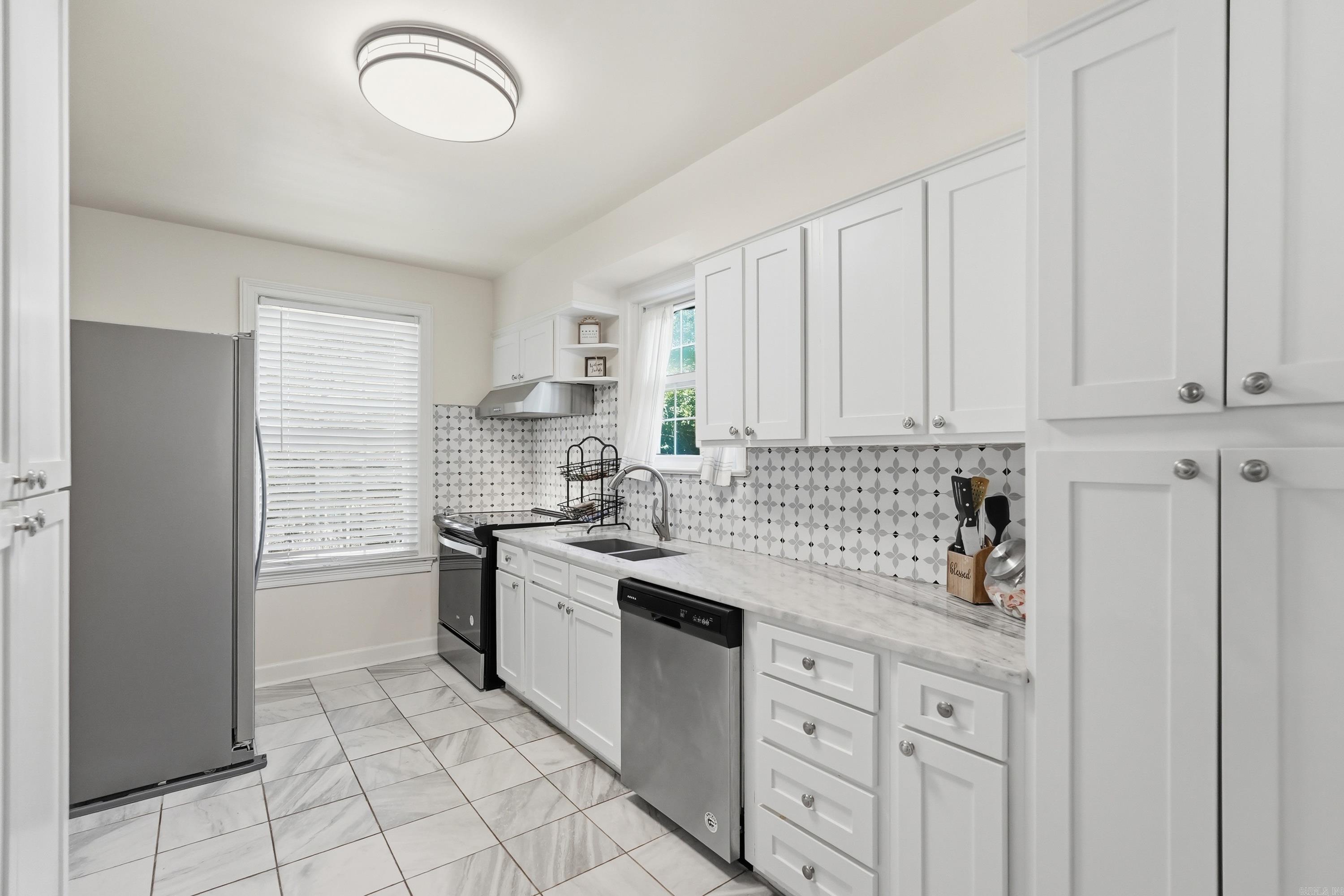 6109 Cantrell  Little Rock, AR