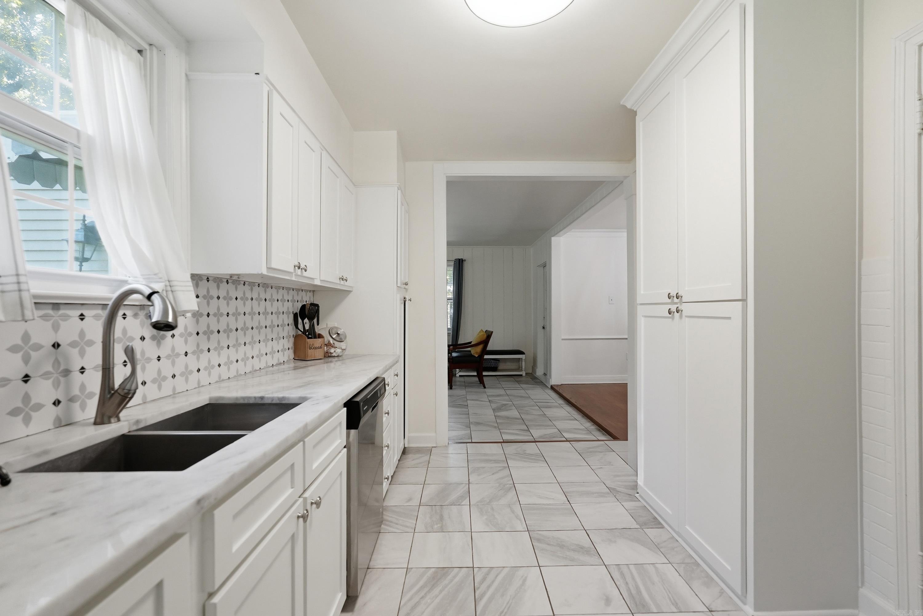 6109 Cantrell  Little Rock, AR