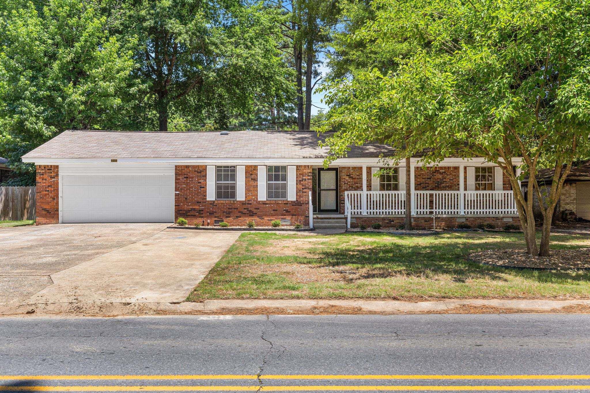 1008 N Jp Wright Loop  Jacksonville, AR
