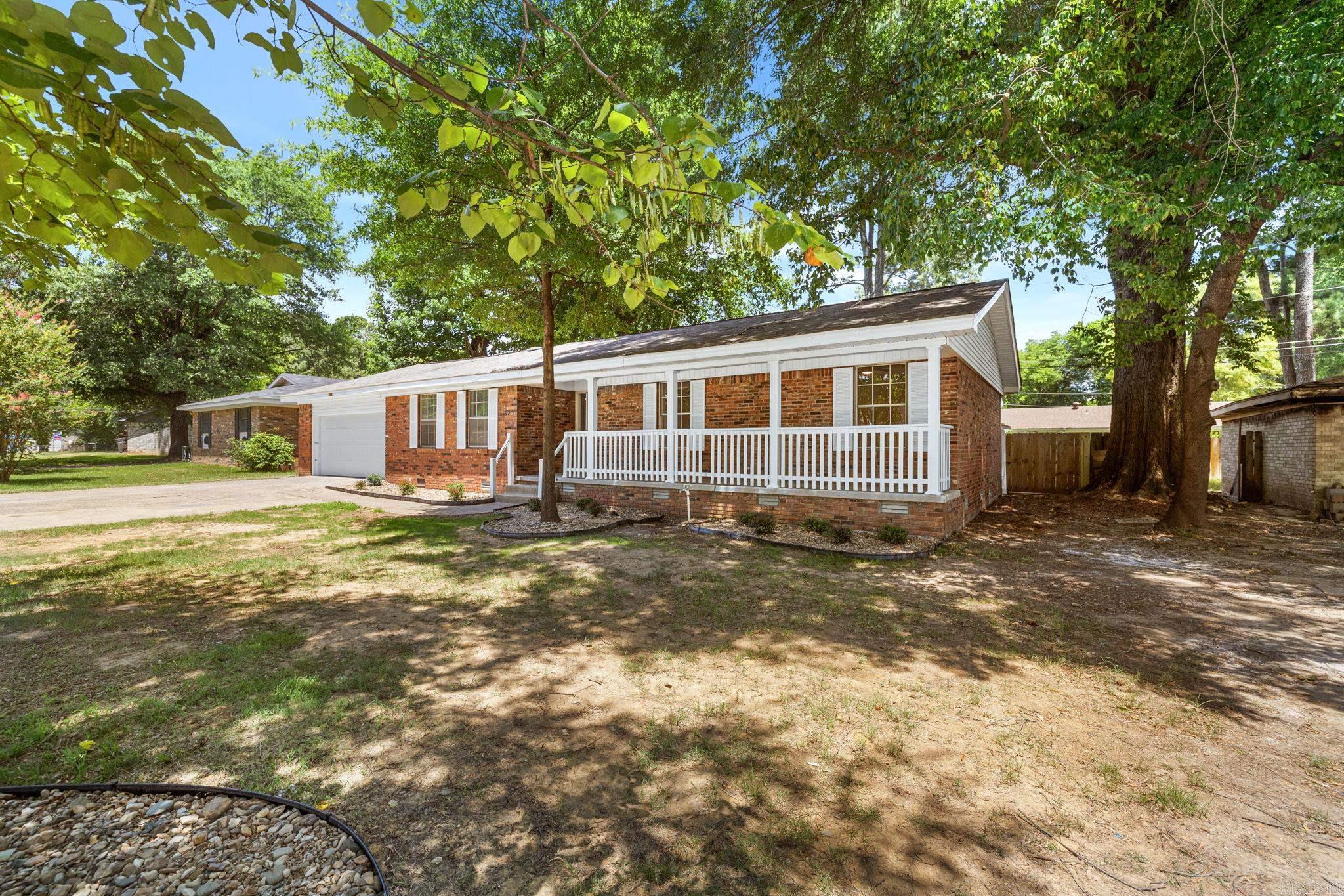 1008 N Jp Wright Loop  Jacksonville, AR