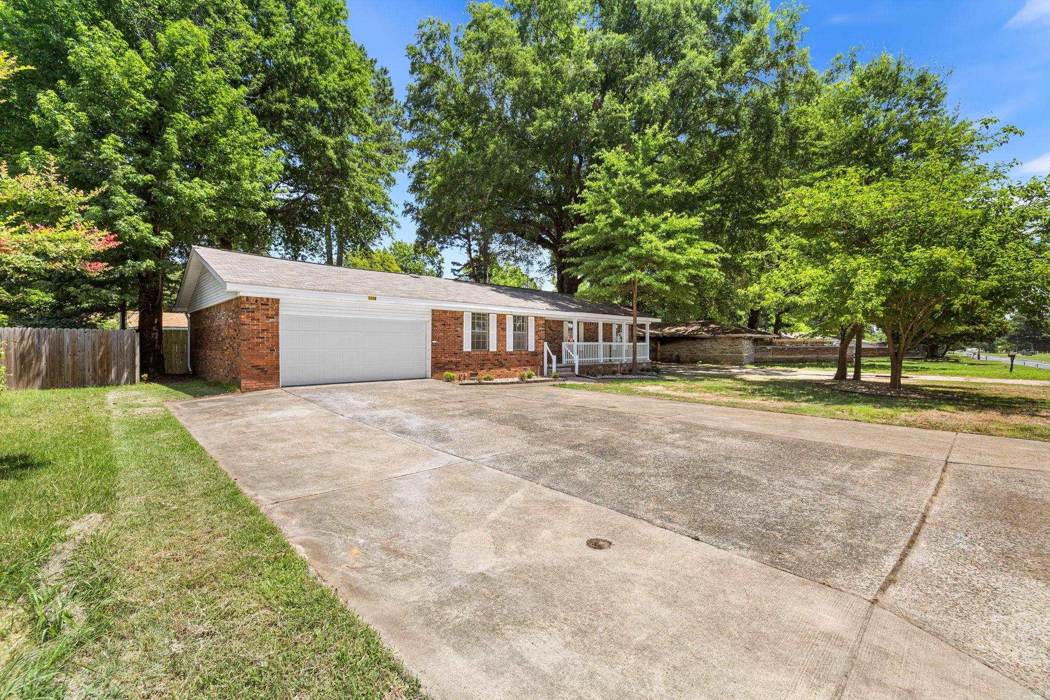 1008 N Jp Wright Loop  Jacksonville, AR