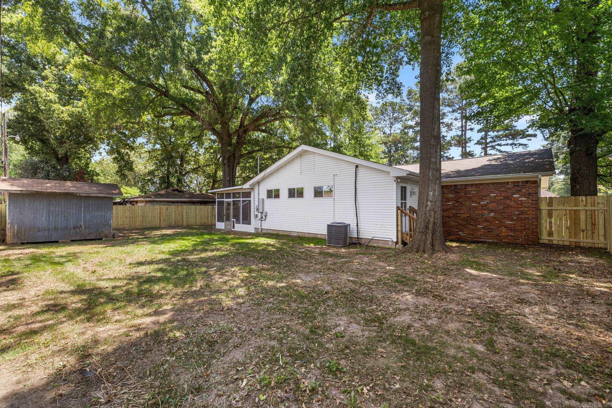 1008 N Jp Wright Loop  Jacksonville, AR