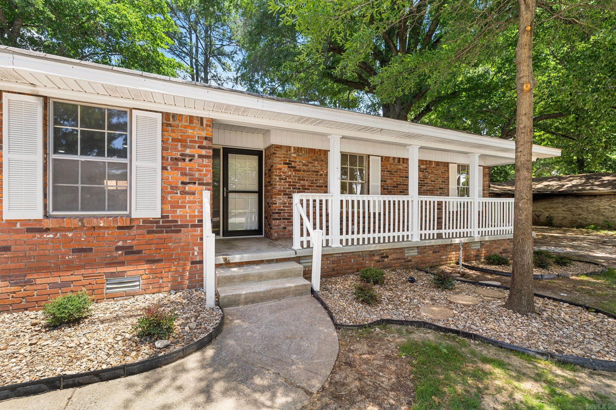 1008 N Jp Wright Loop  Jacksonville, AR
