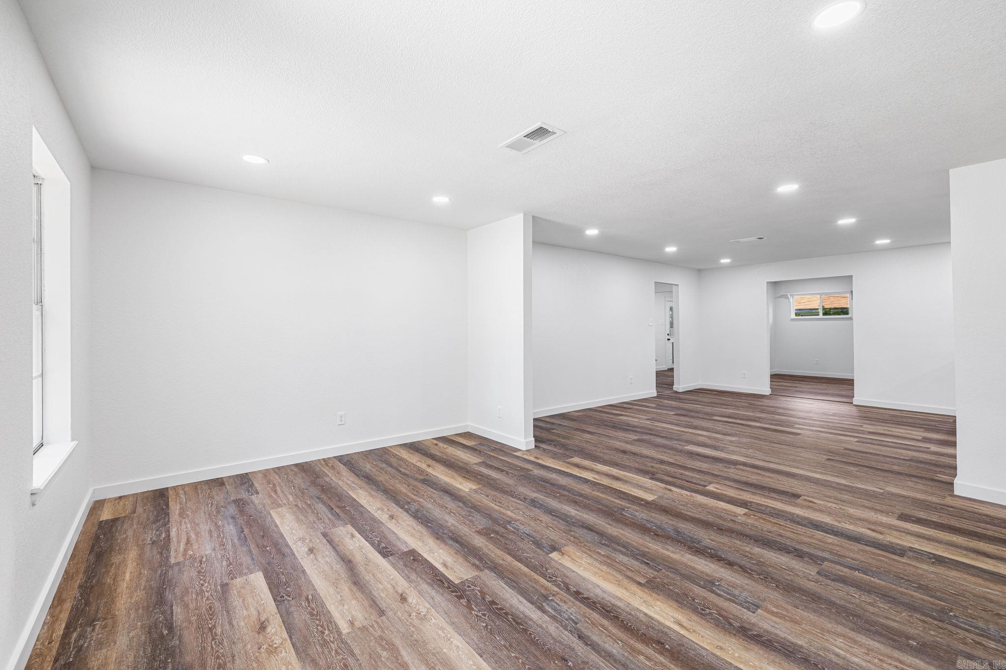 1008 N Jp Wright Loop  Jacksonville, AR