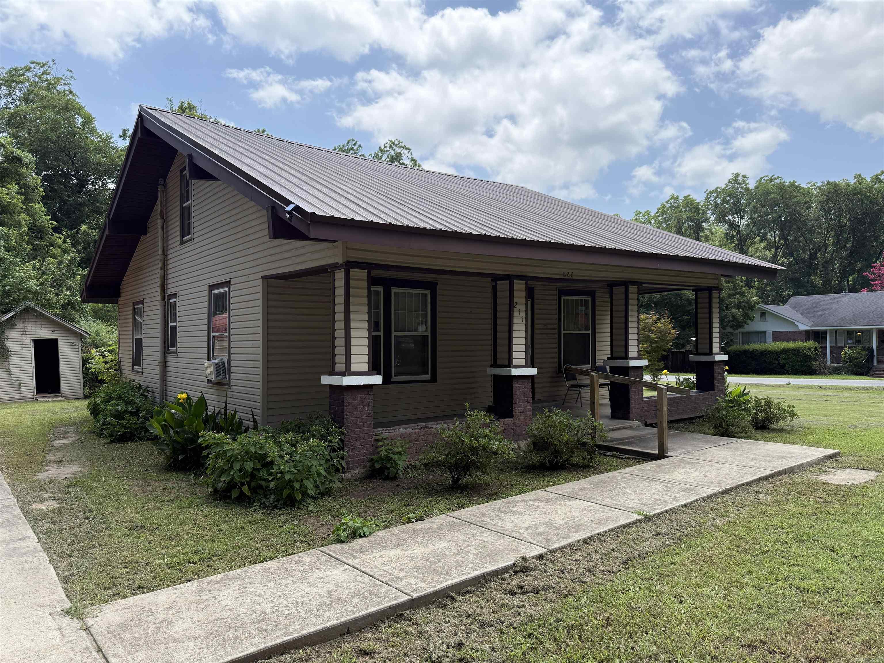 211 S 1st  Heber Springs, AR