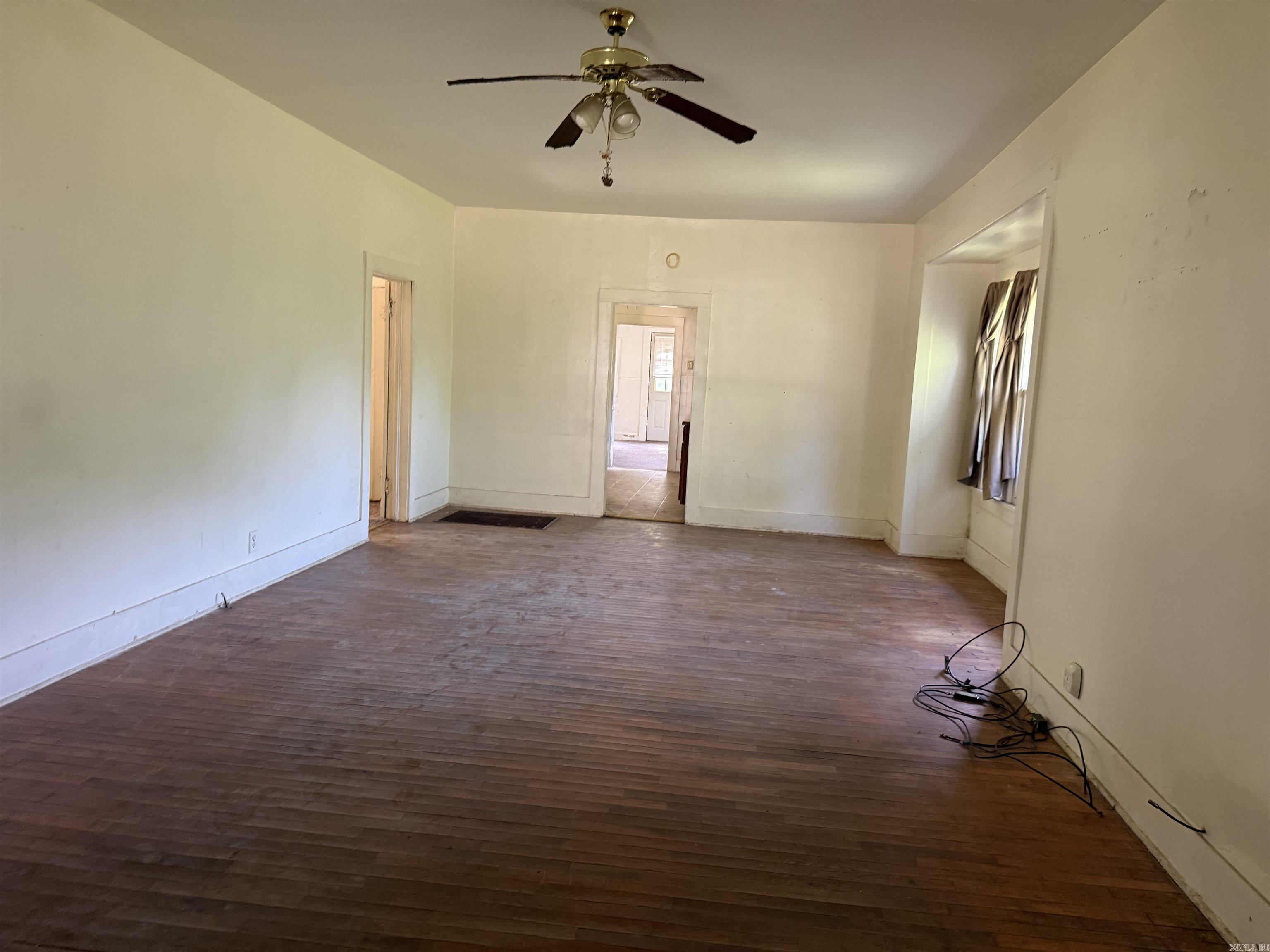 211 S 1st  Heber Springs, AR