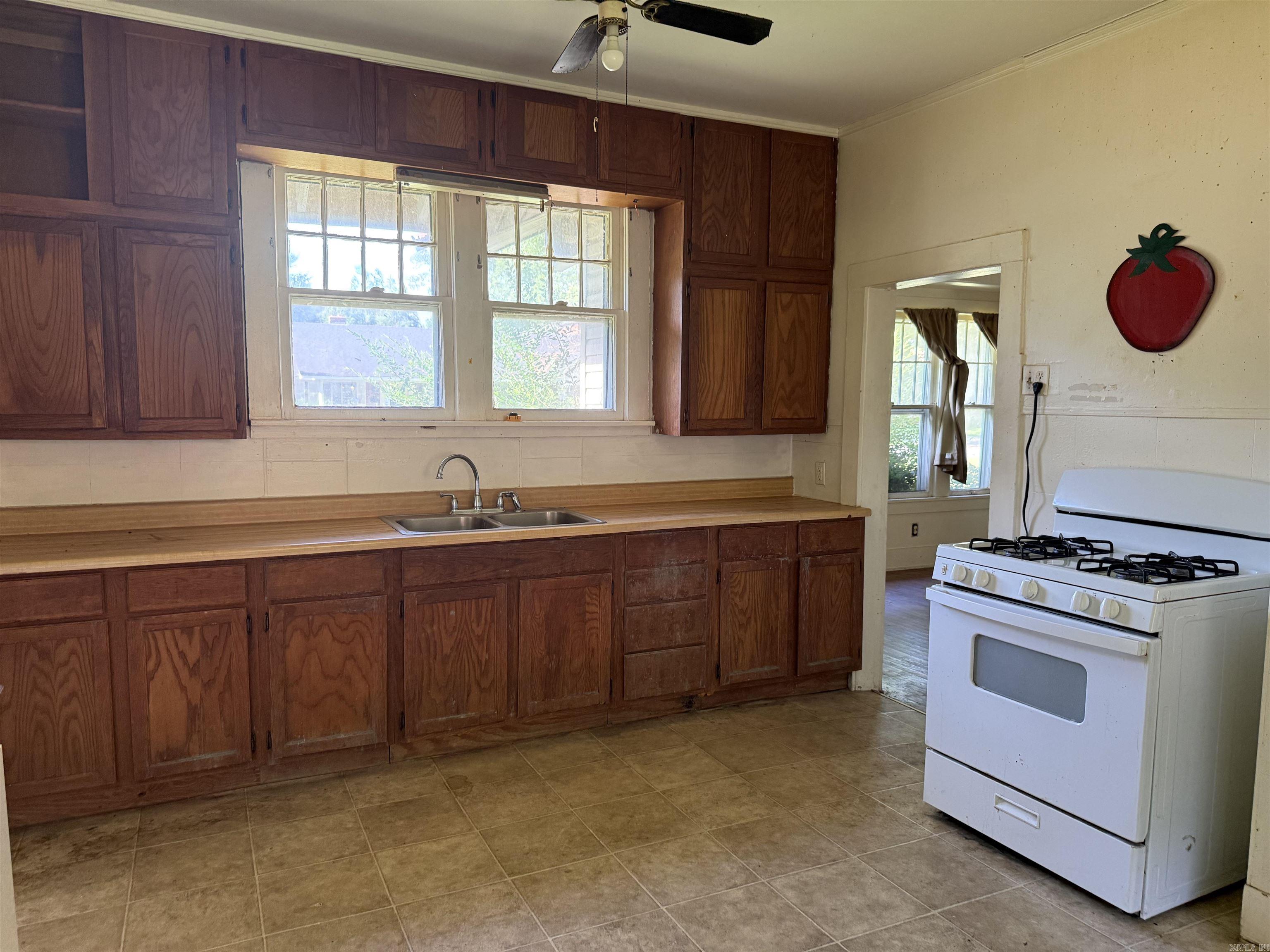211 S 1st  Heber Springs, AR