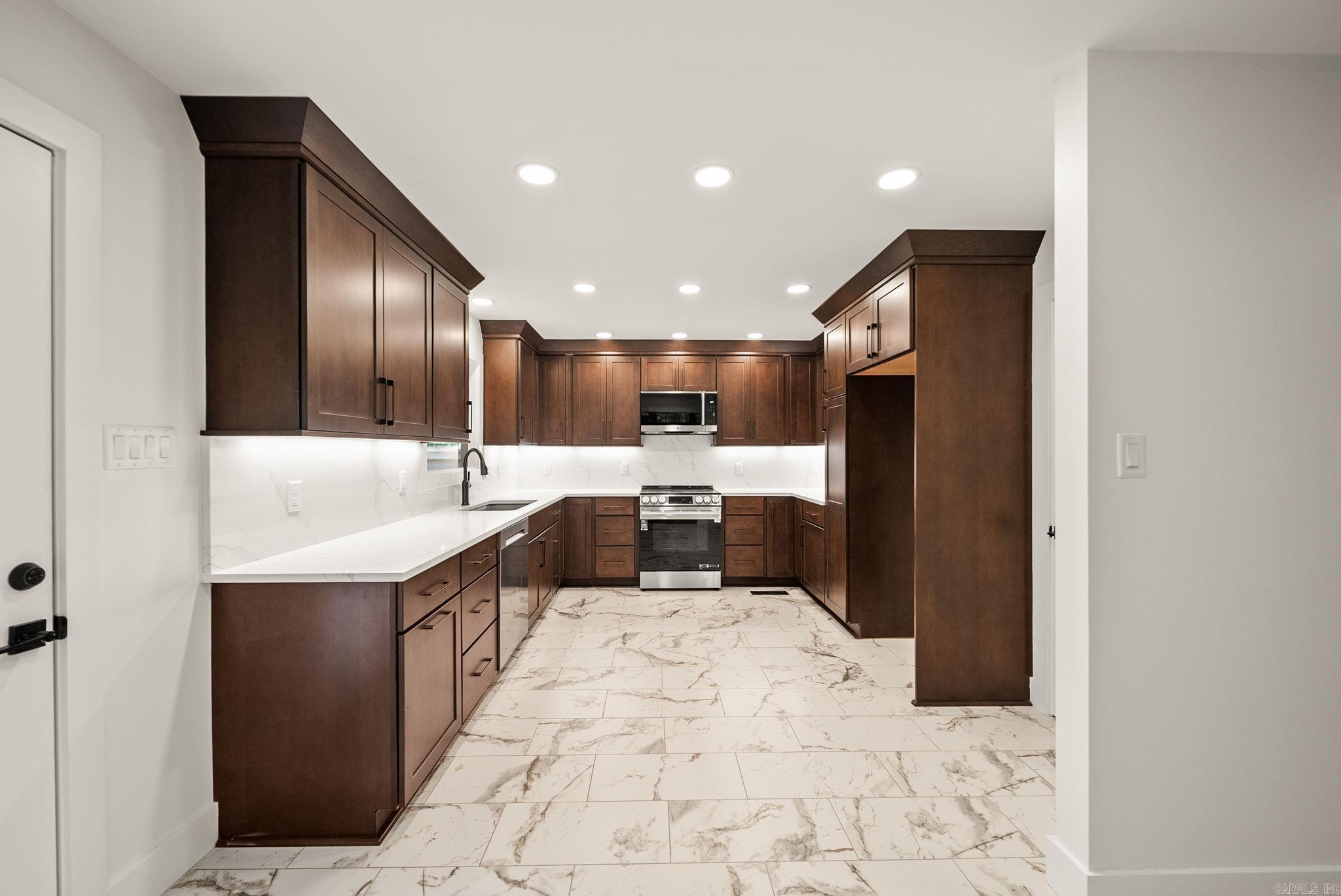4915 Garrison  Little Rock, AR