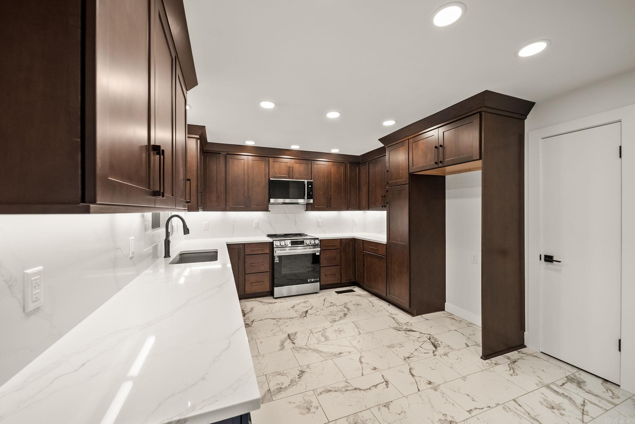 4915 Garrison  Little Rock, AR