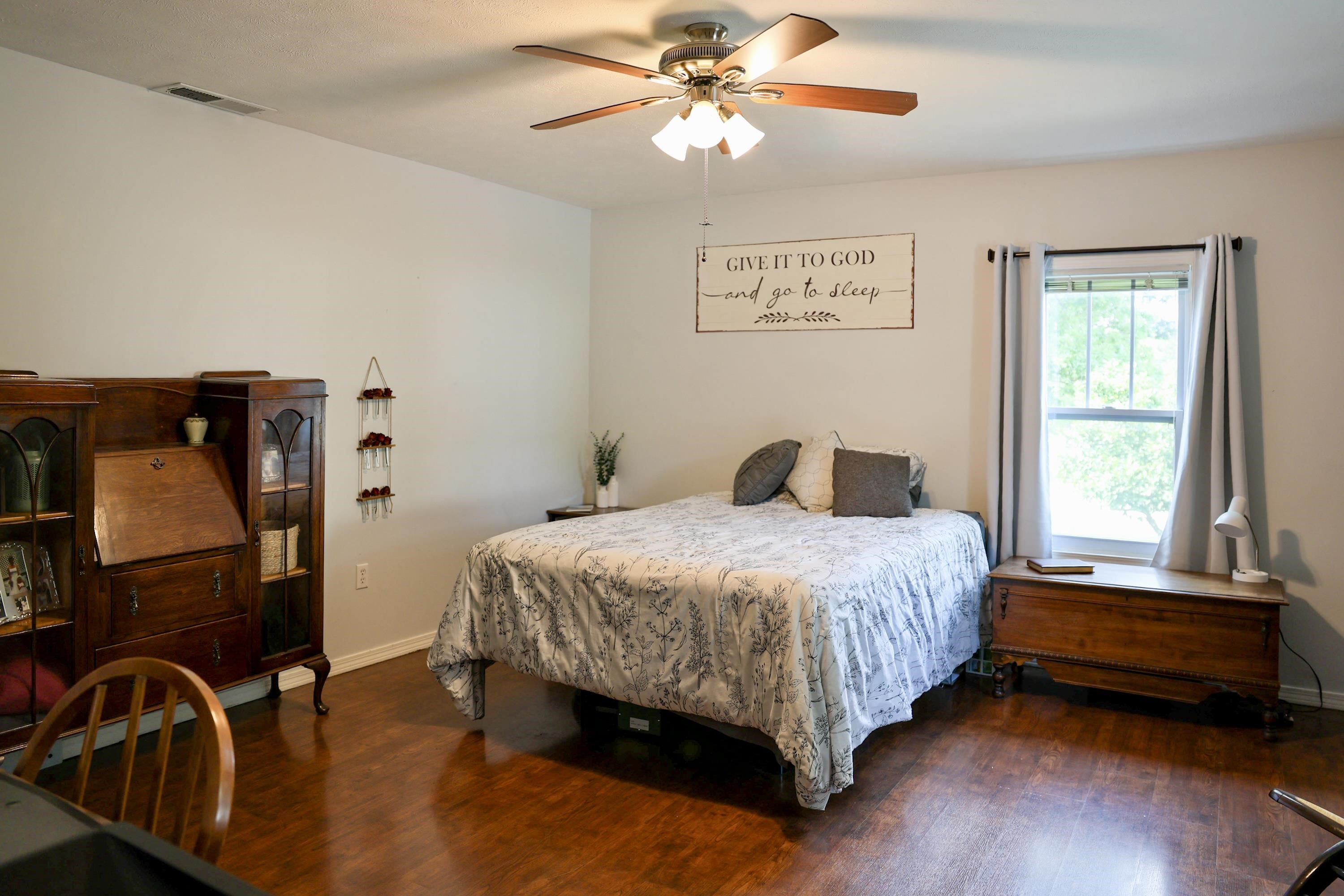 601 E 4th St  Mountain Home, AR