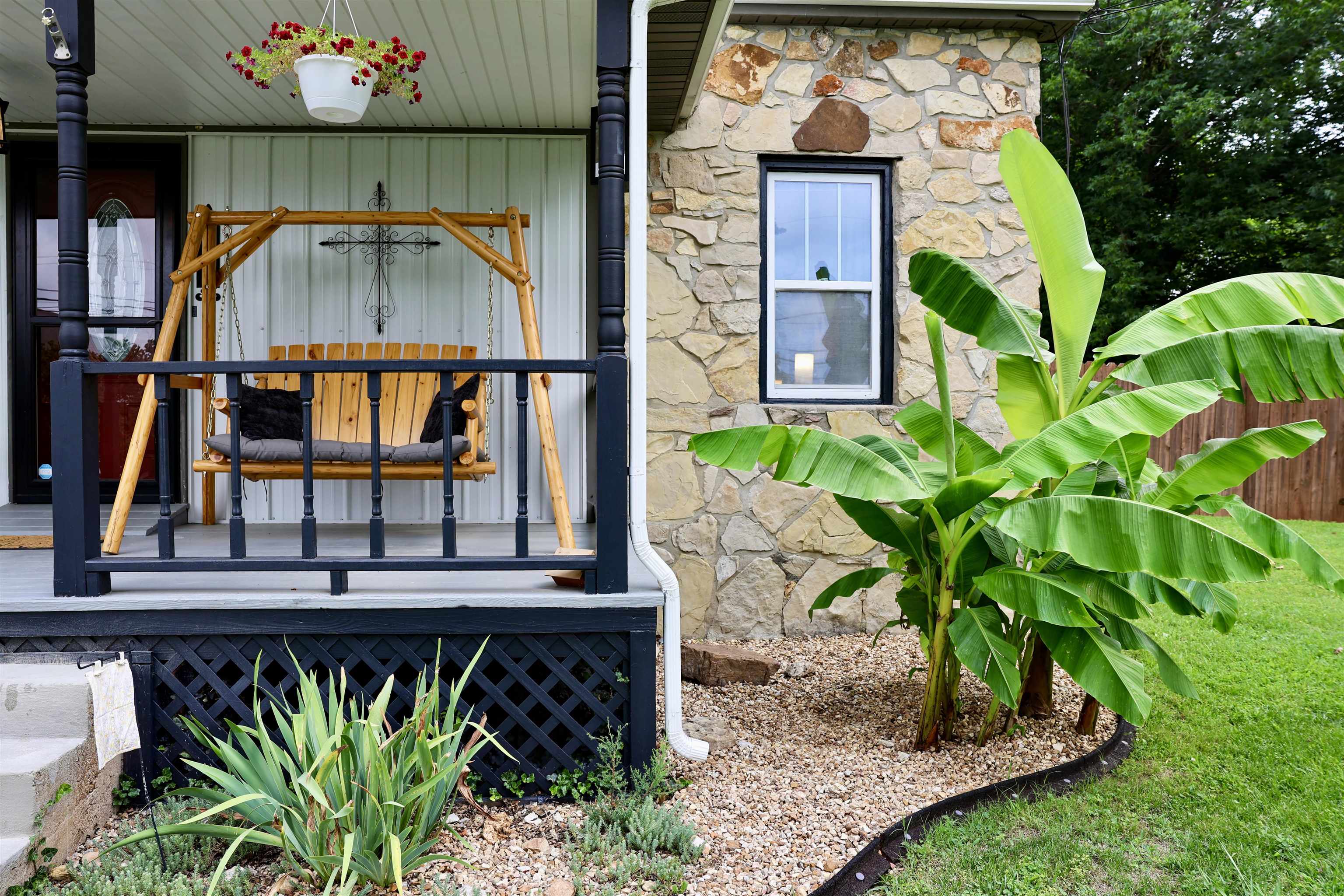 601 E 4th St  Mountain Home, AR