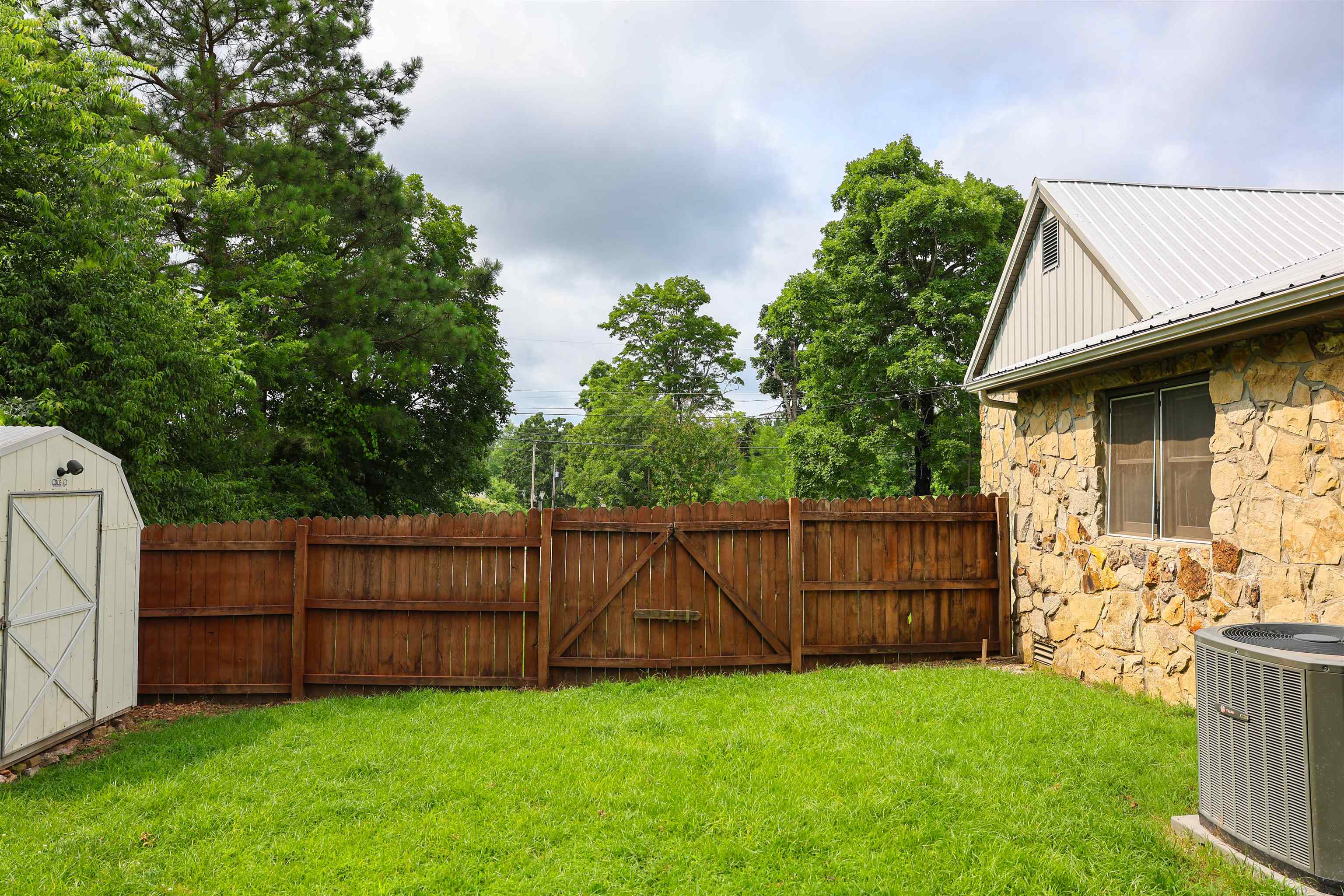 601 E 4th St  Mountain Home, AR