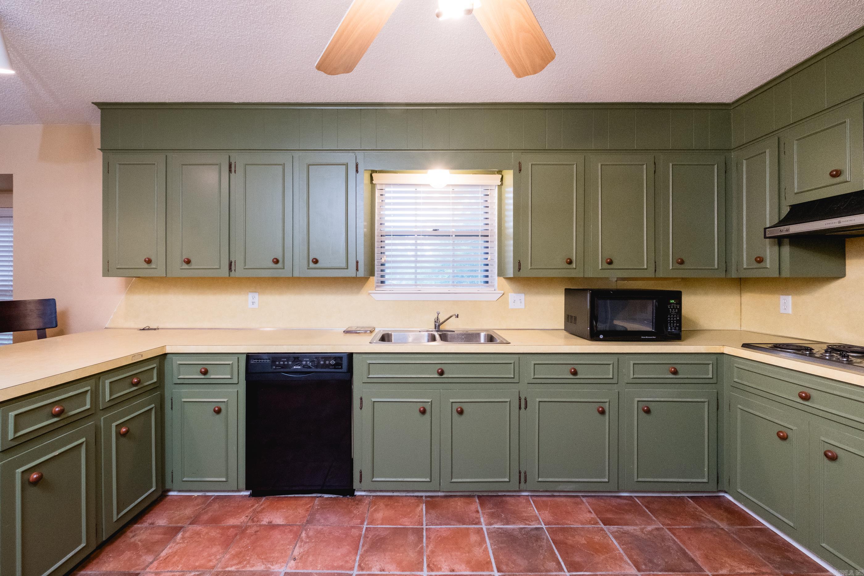 2421 Gunpowder  Little Rock, AR