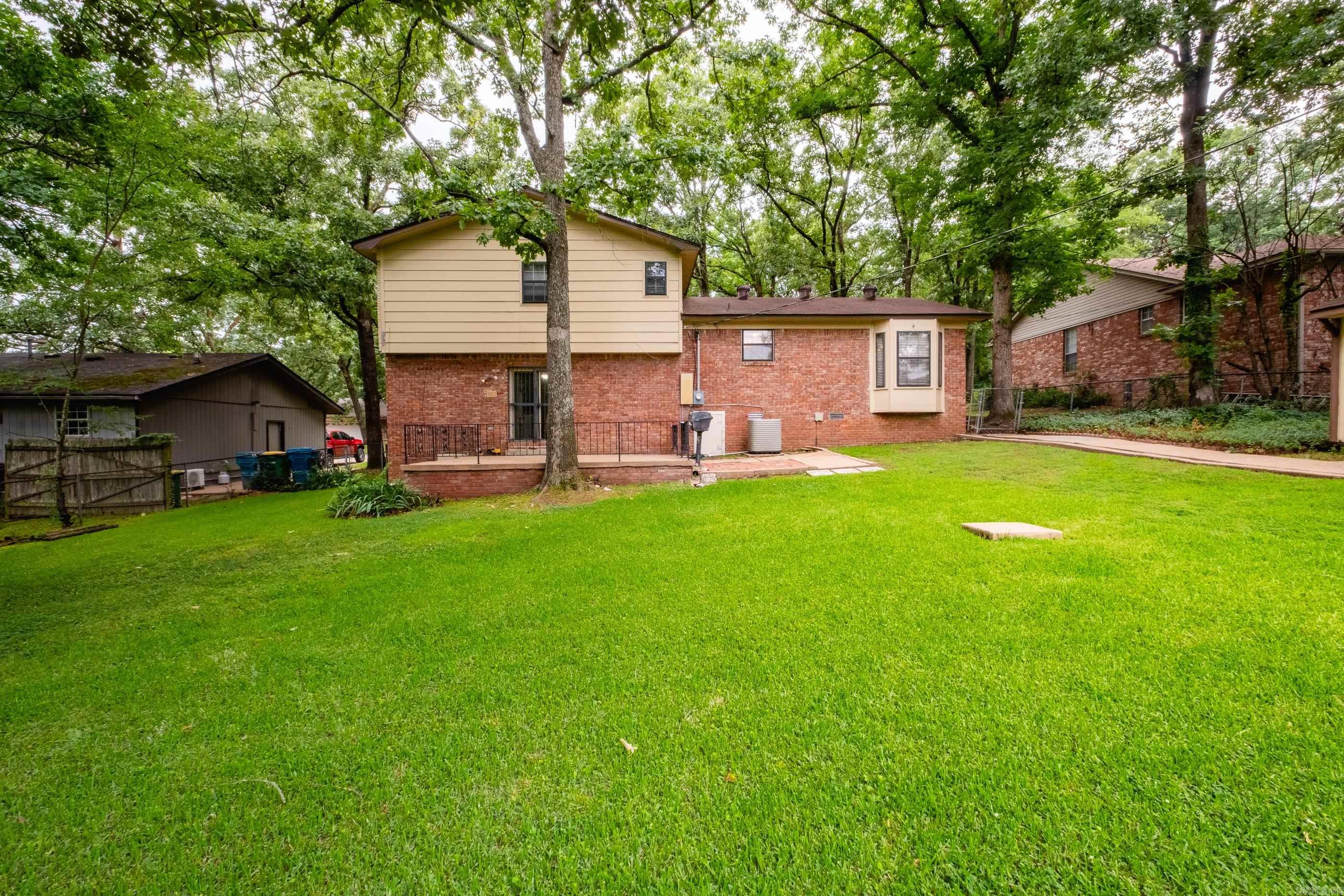 2421 Gunpowder  Little Rock, AR
