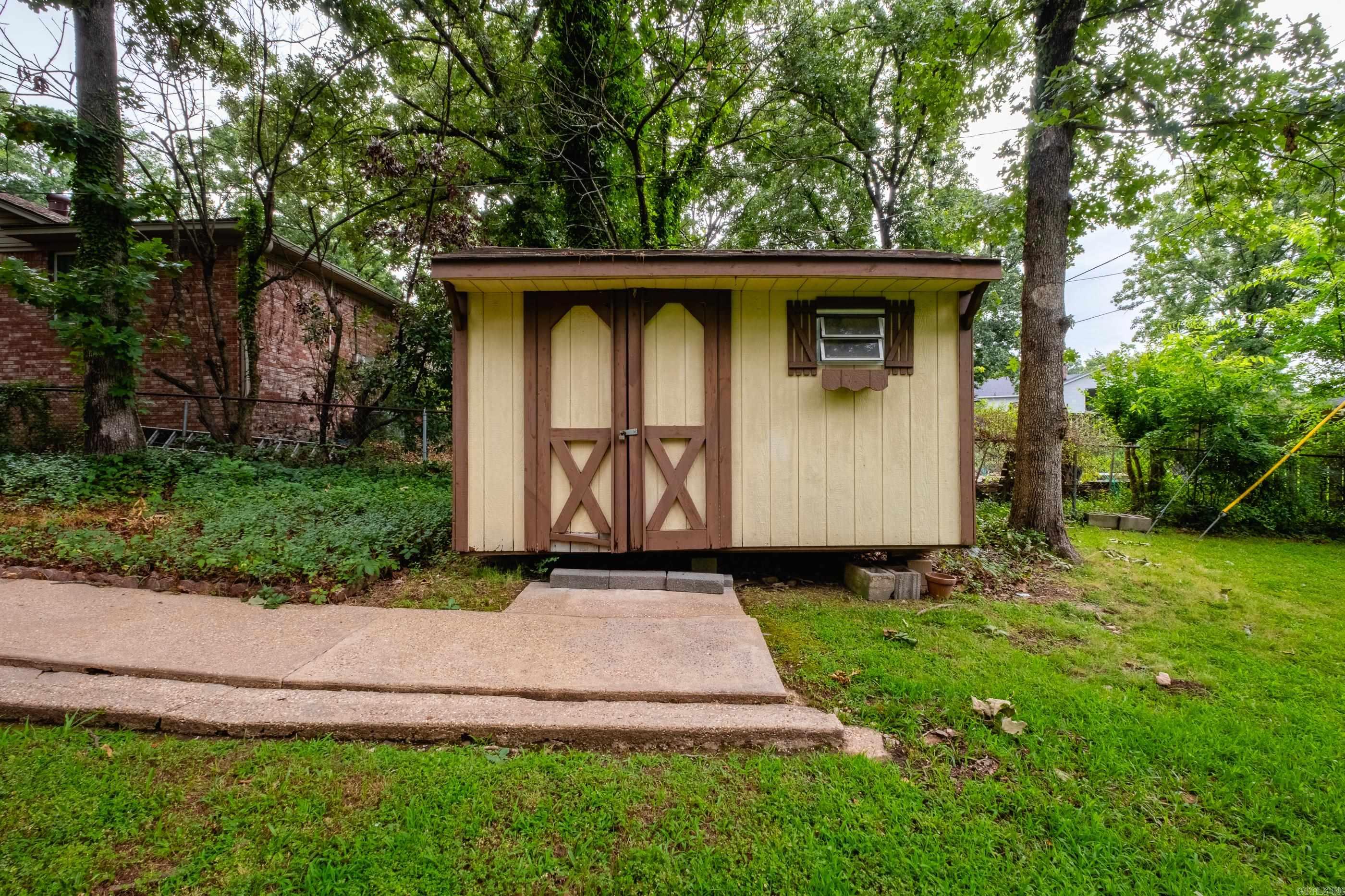 2421 Gunpowder  Little Rock, AR