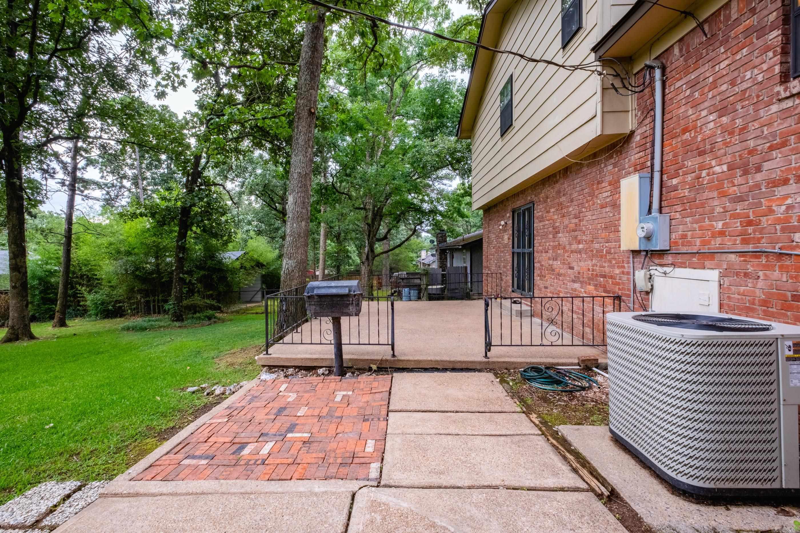 2421 Gunpowder  Little Rock, AR