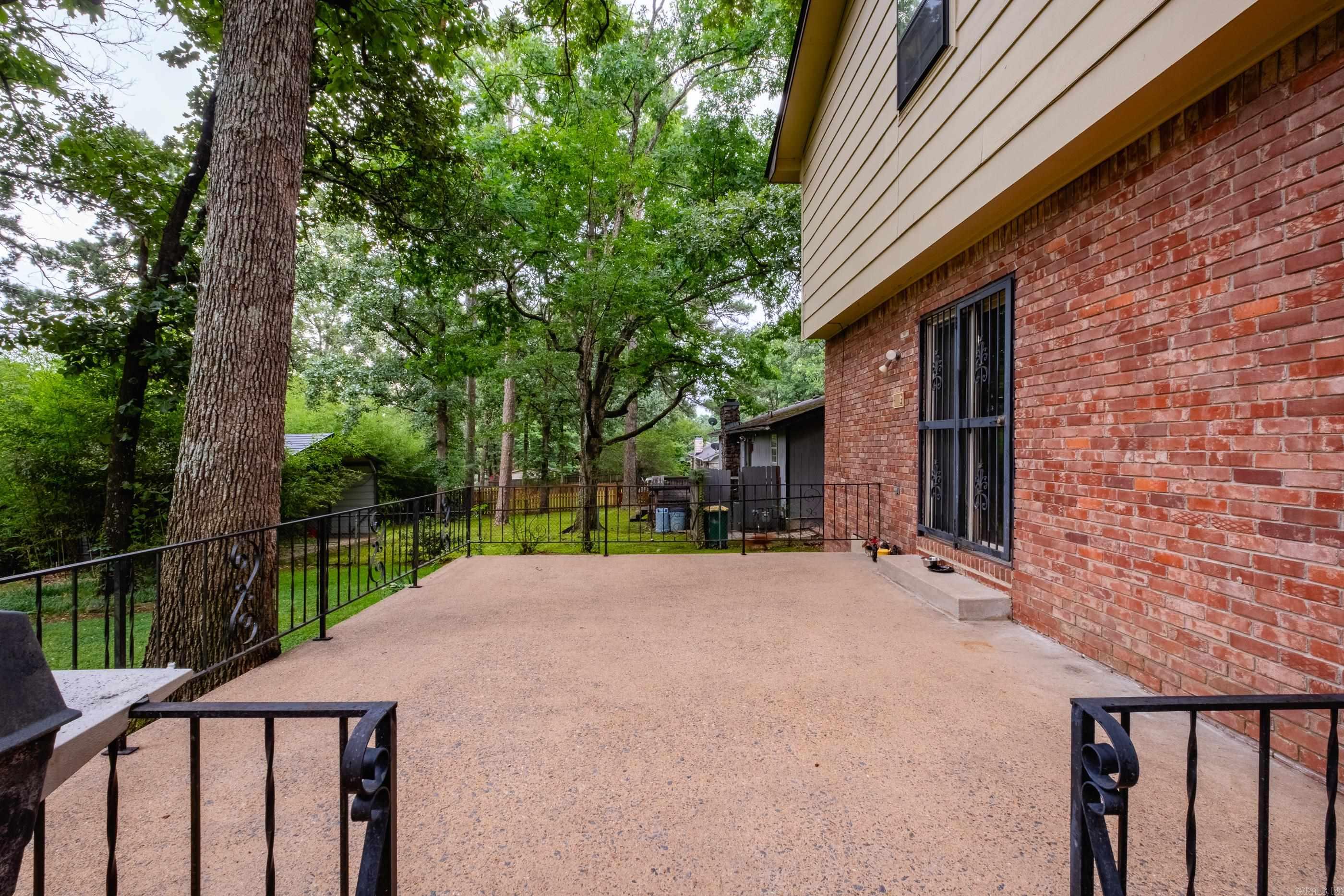 2421 Gunpowder  Little Rock, AR