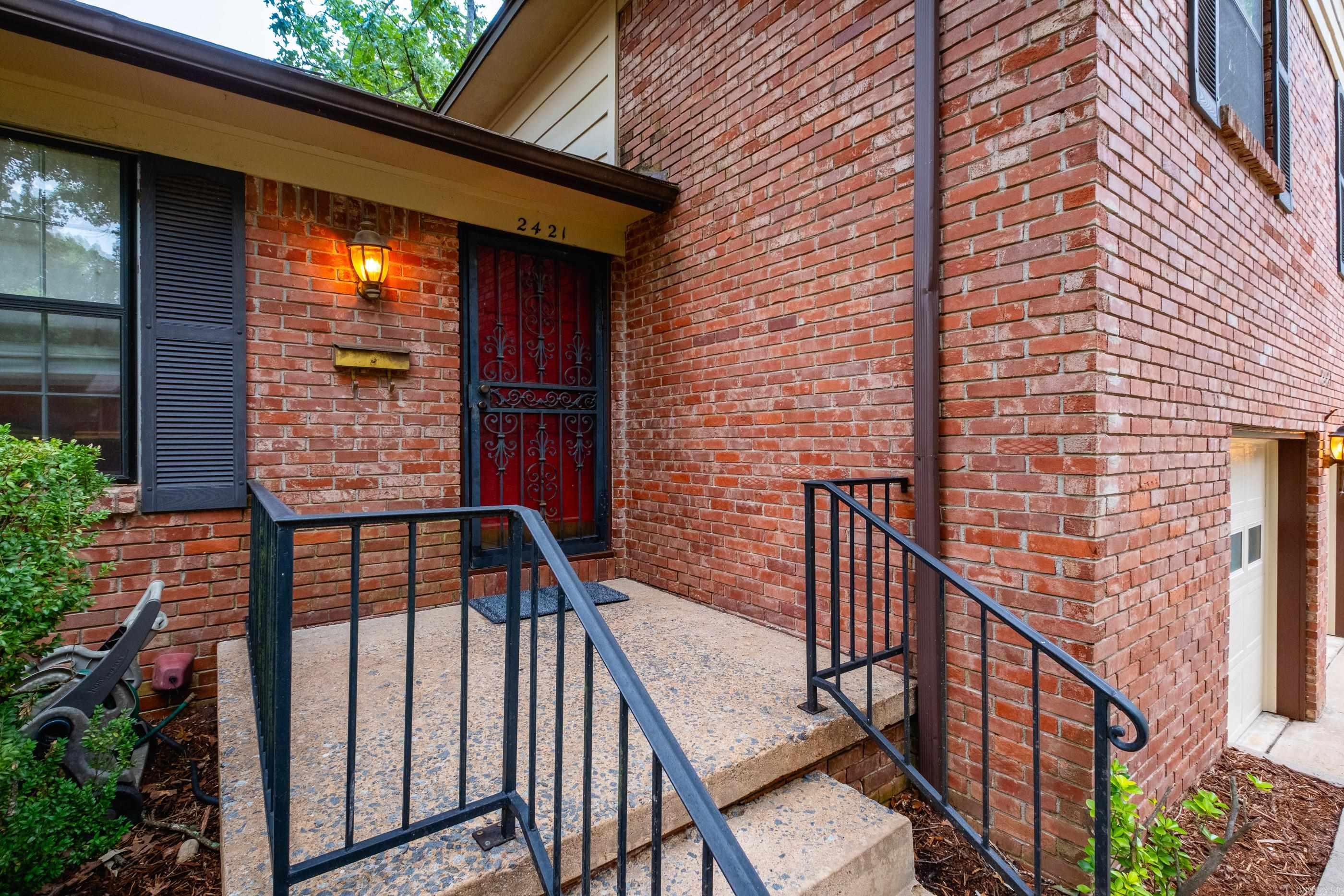 2421 Gunpowder  Little Rock, AR