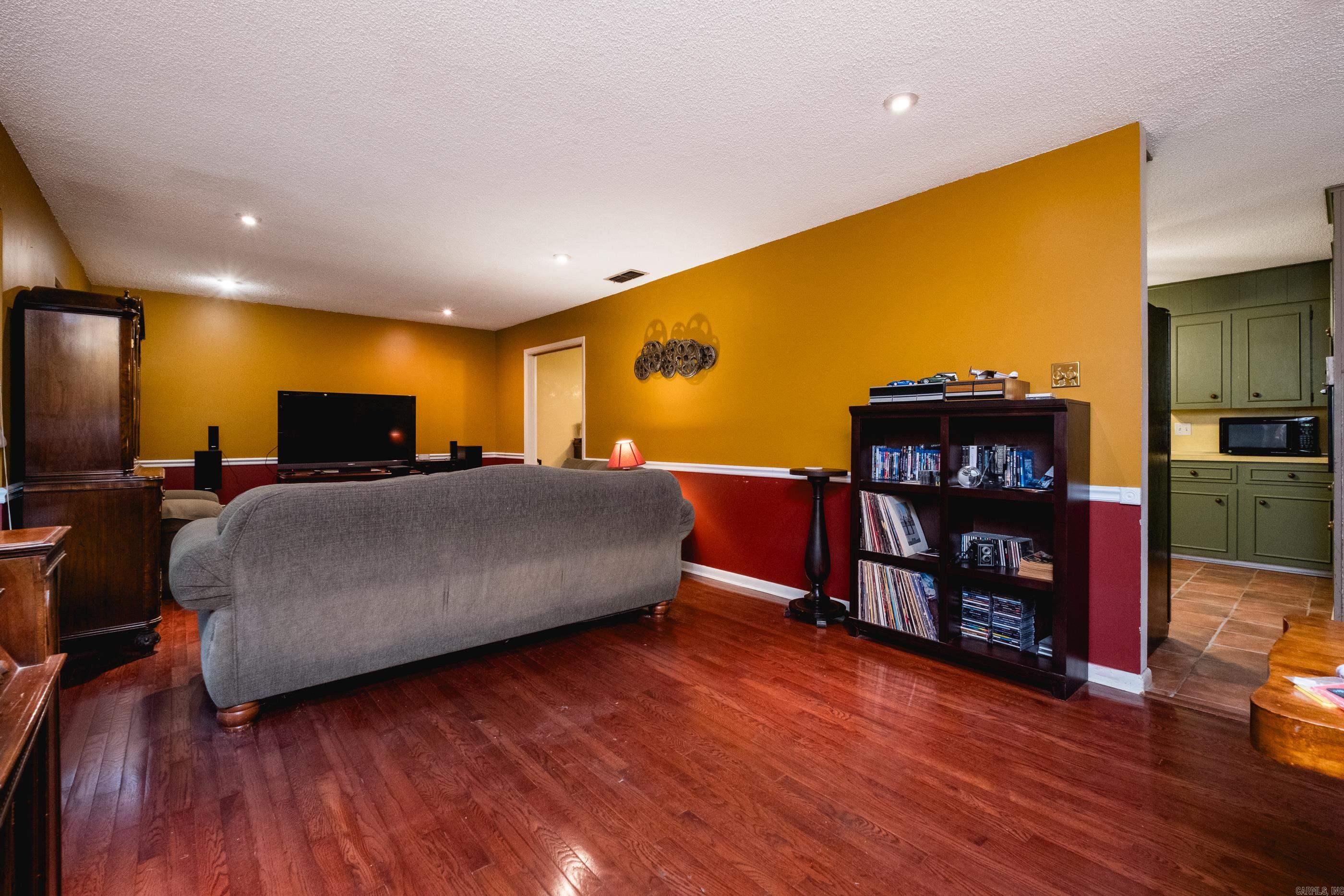 2421 Gunpowder  Little Rock, AR
