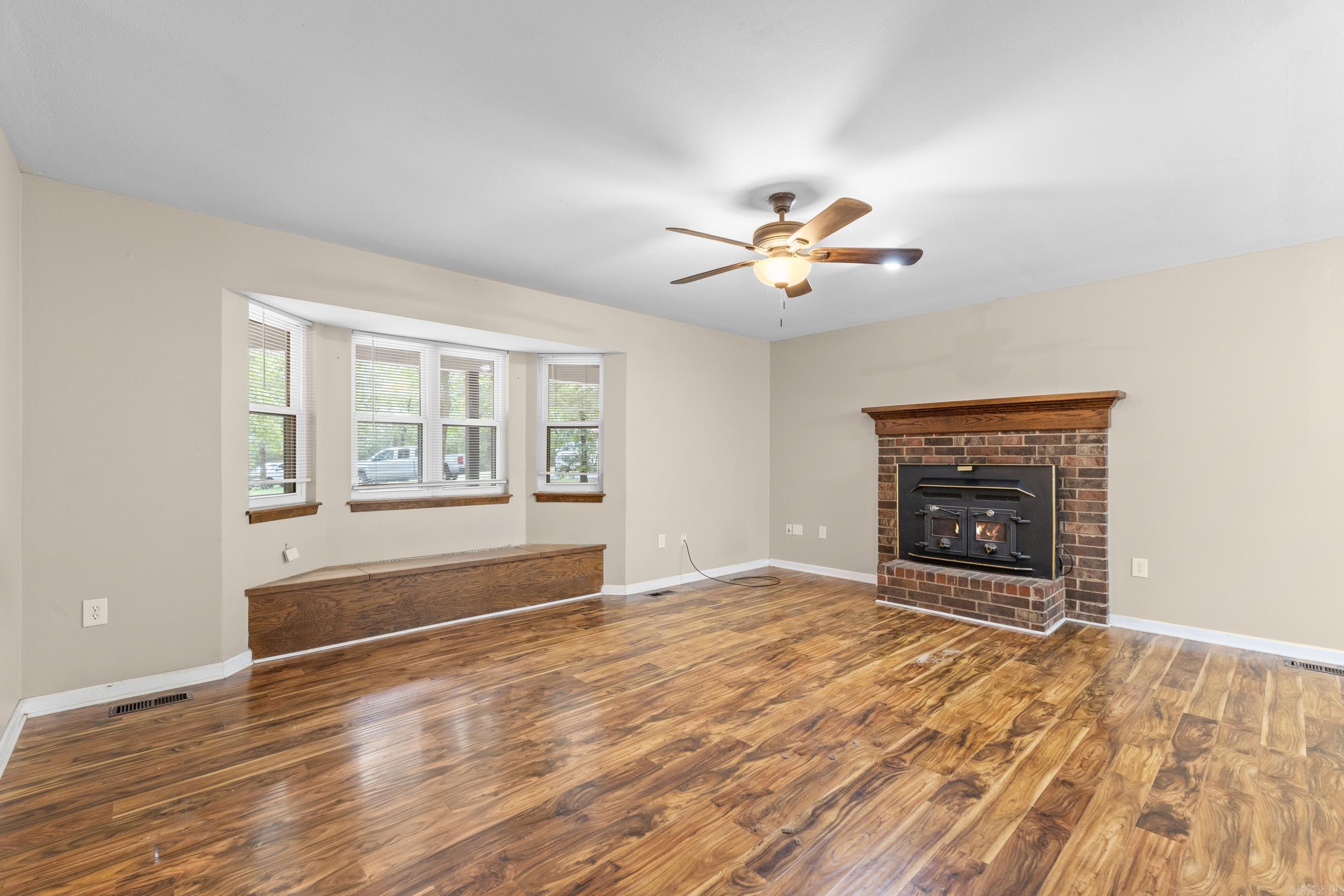 22 E Hill  Conway, AR