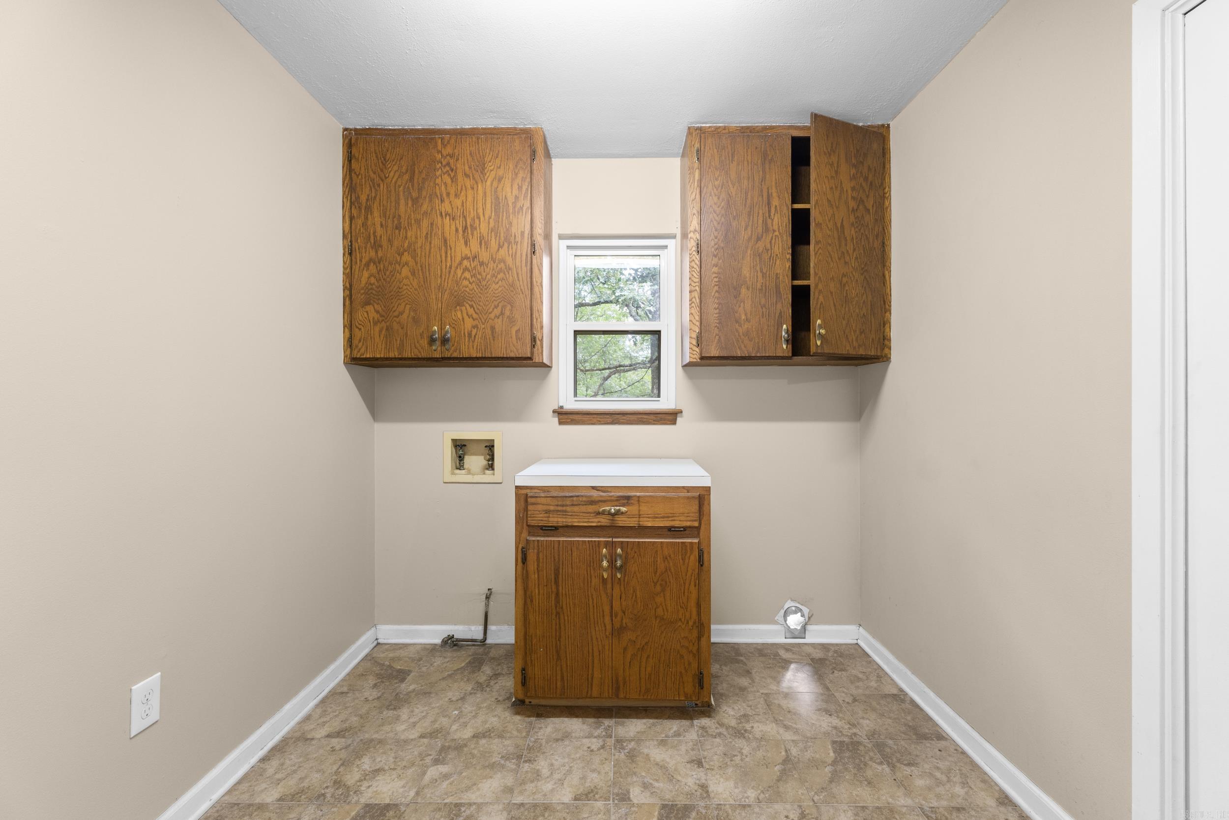 22 E Hill  Conway, AR