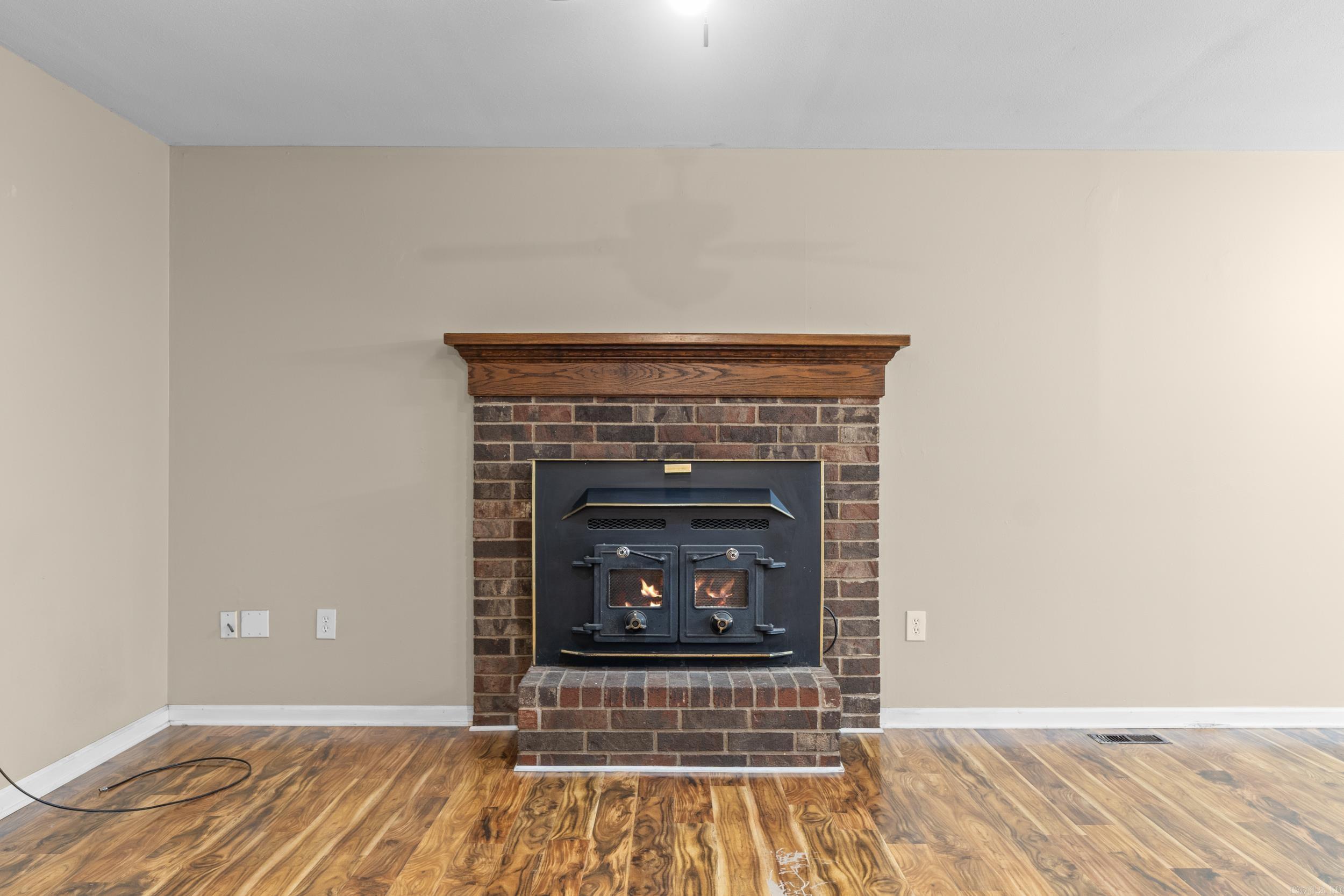 22 E Hill  Conway, AR