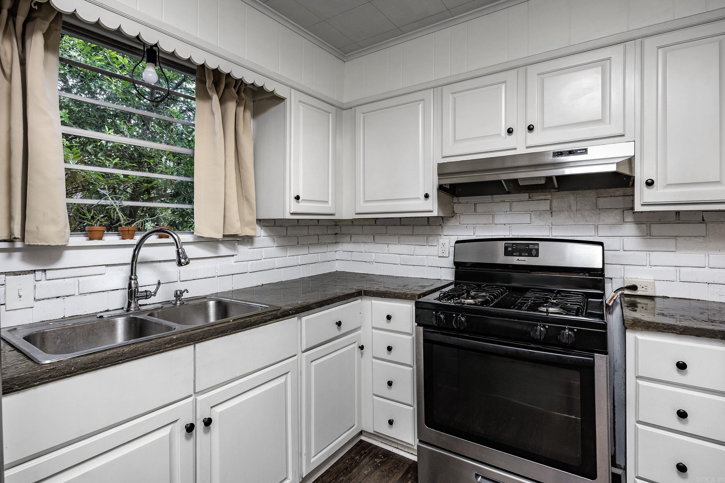 223 S Oak St.  Little Rock, AR