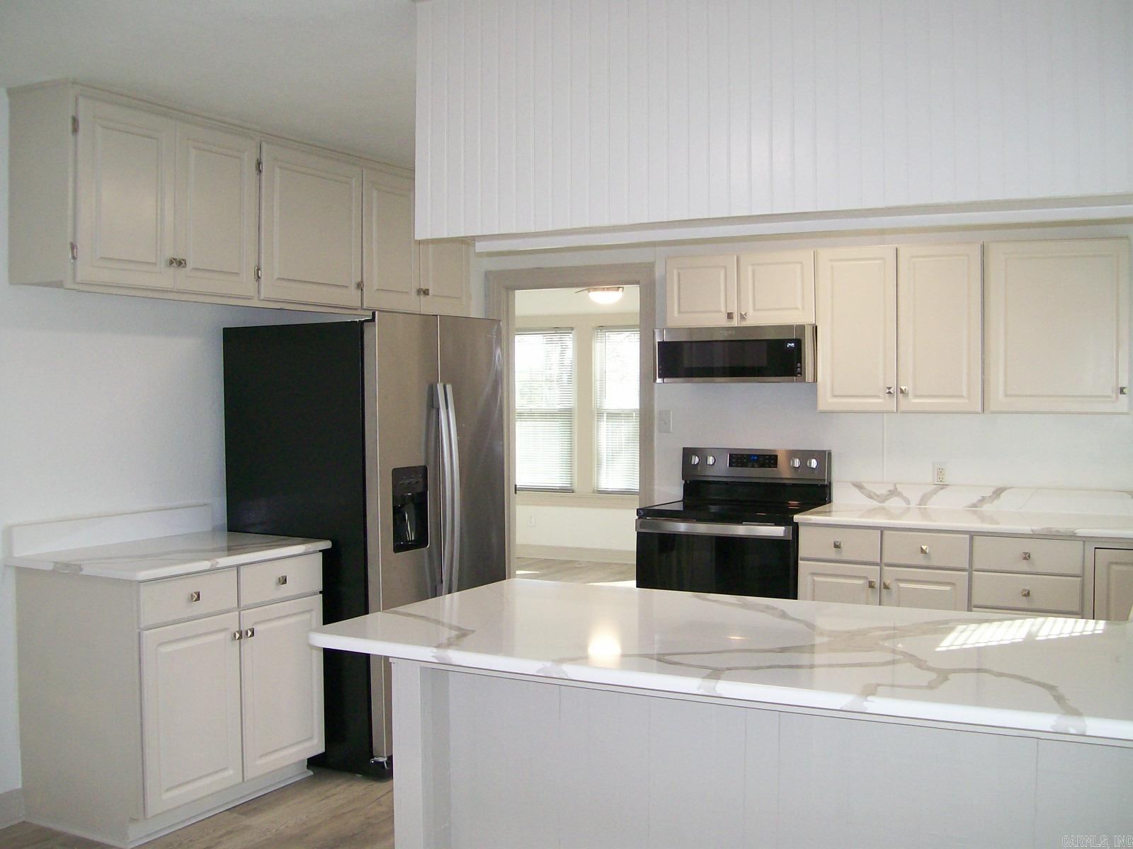 107 Noxon  Hot Springs, AR