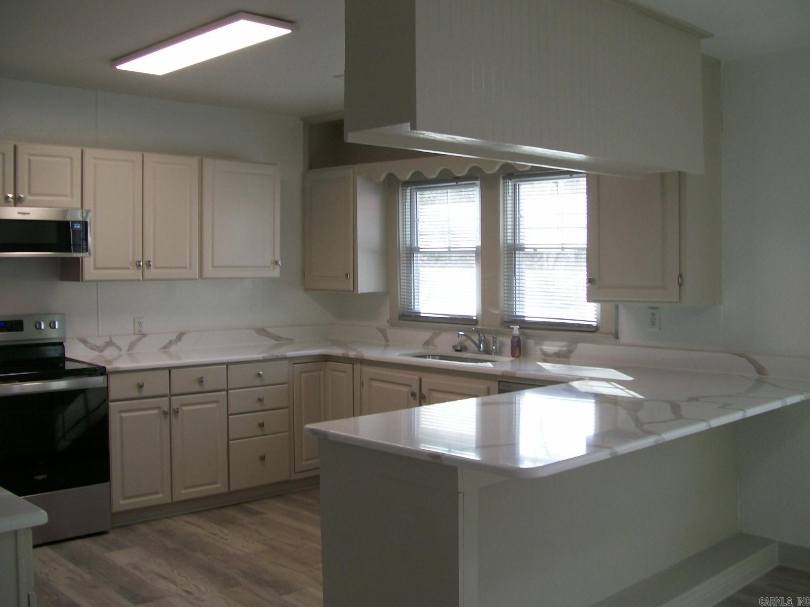 107 Noxon  Hot Springs, AR