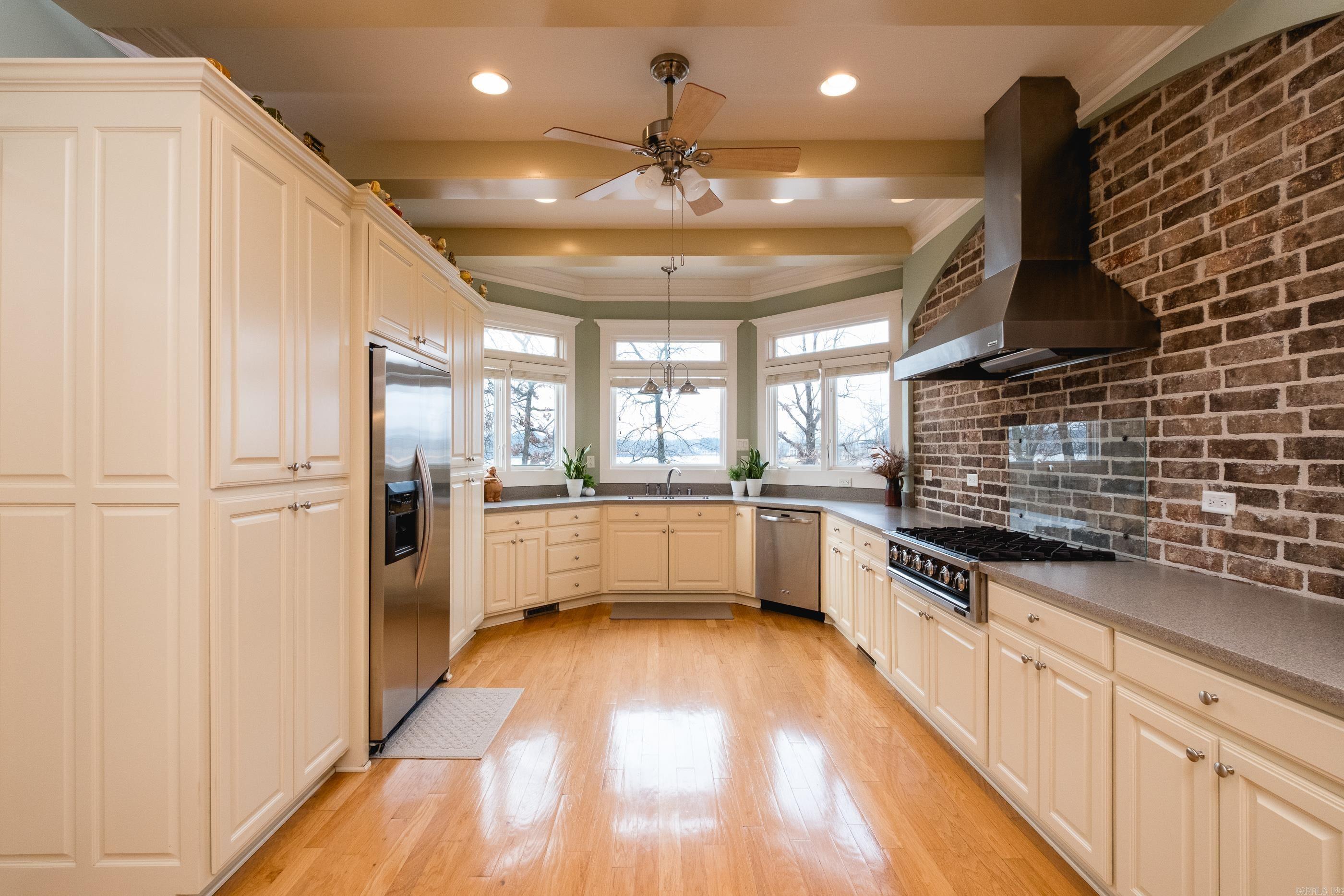 6423 Caribbean Drive W  Benton, AR