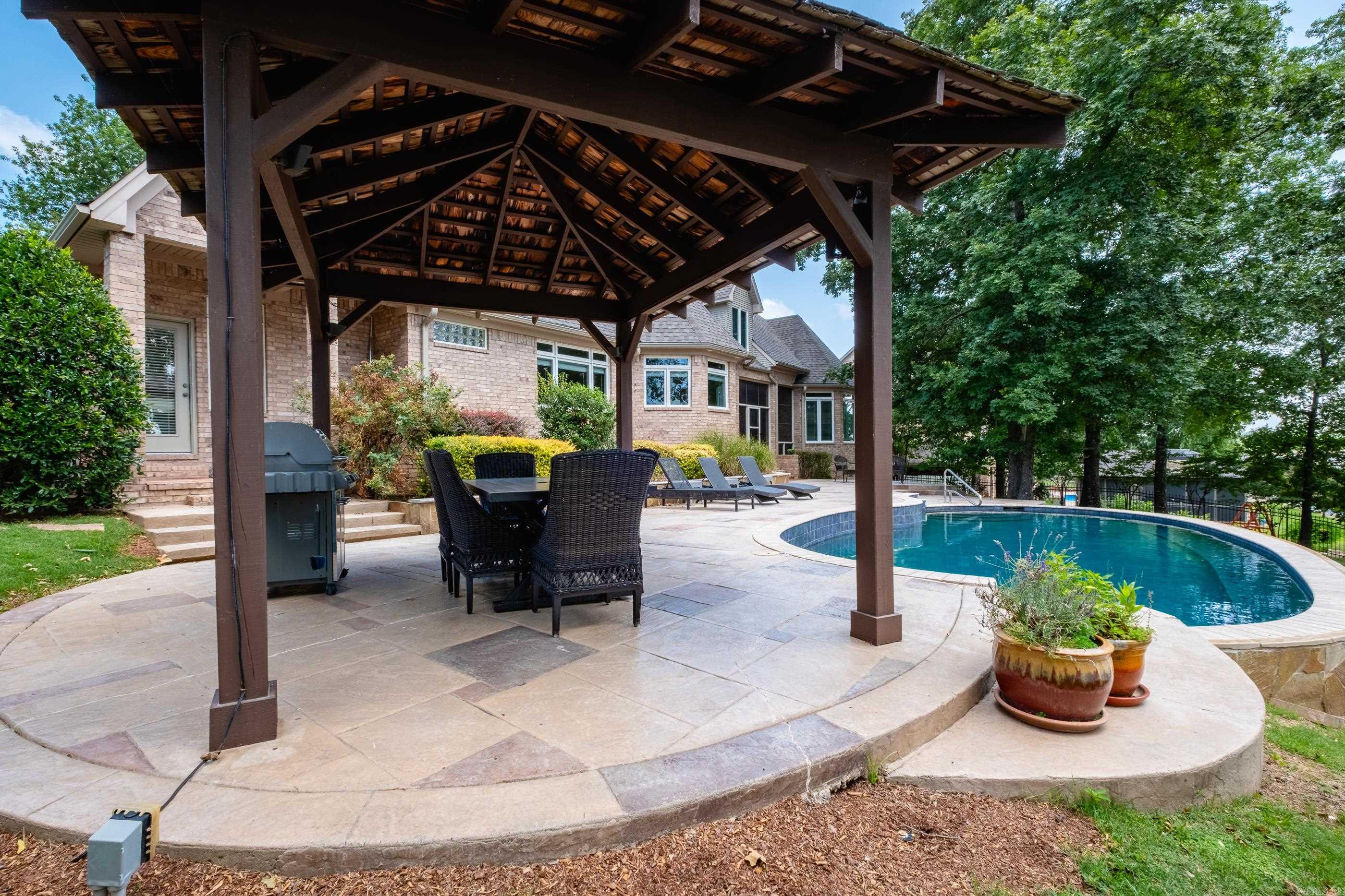6423 Caribbean Drive W  Benton, AR