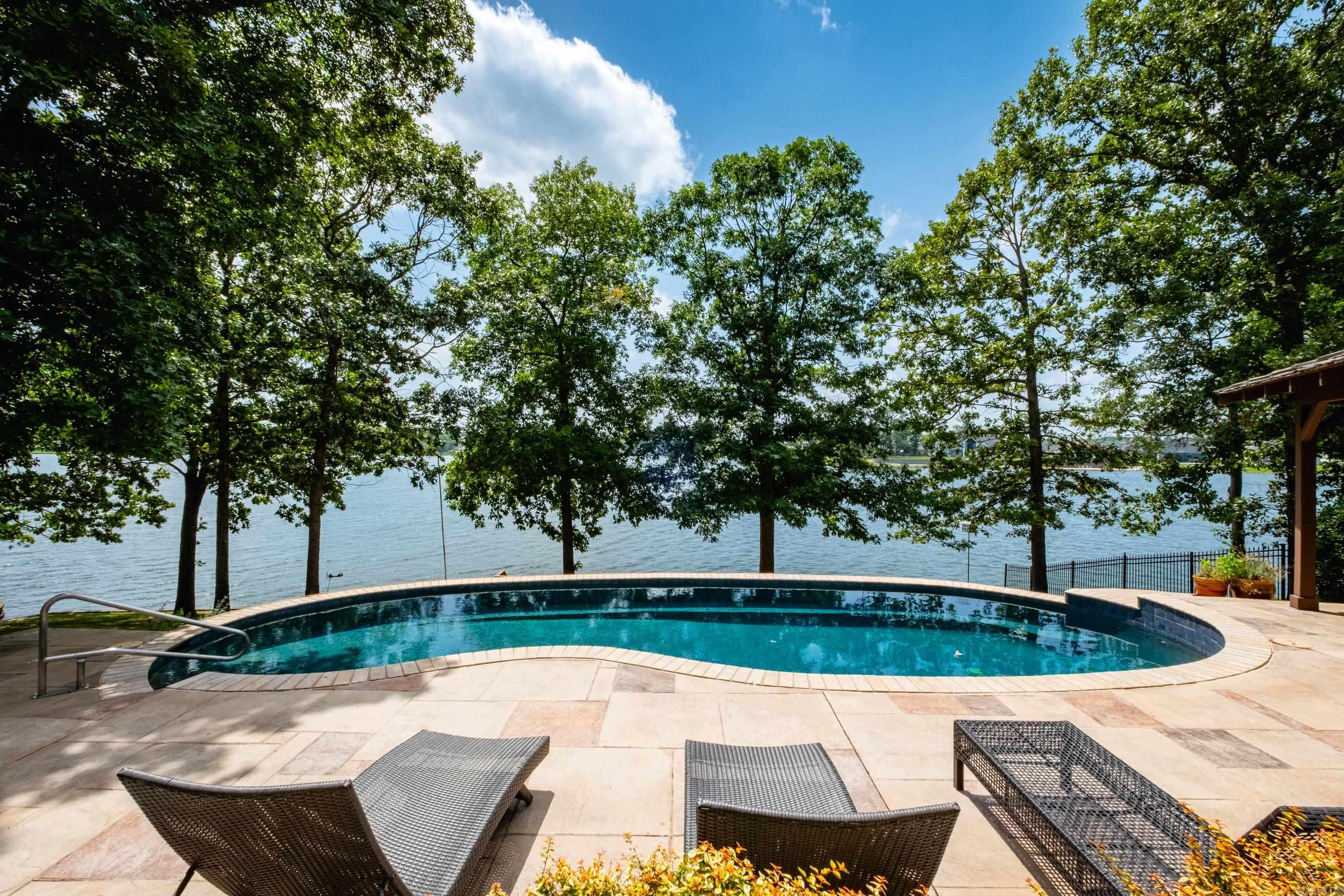 6423 Caribbean Drive W  Benton, AR