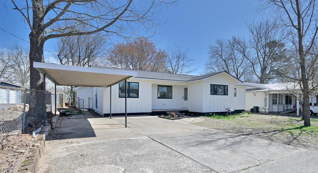 305 N Reine St.  Mena, AR