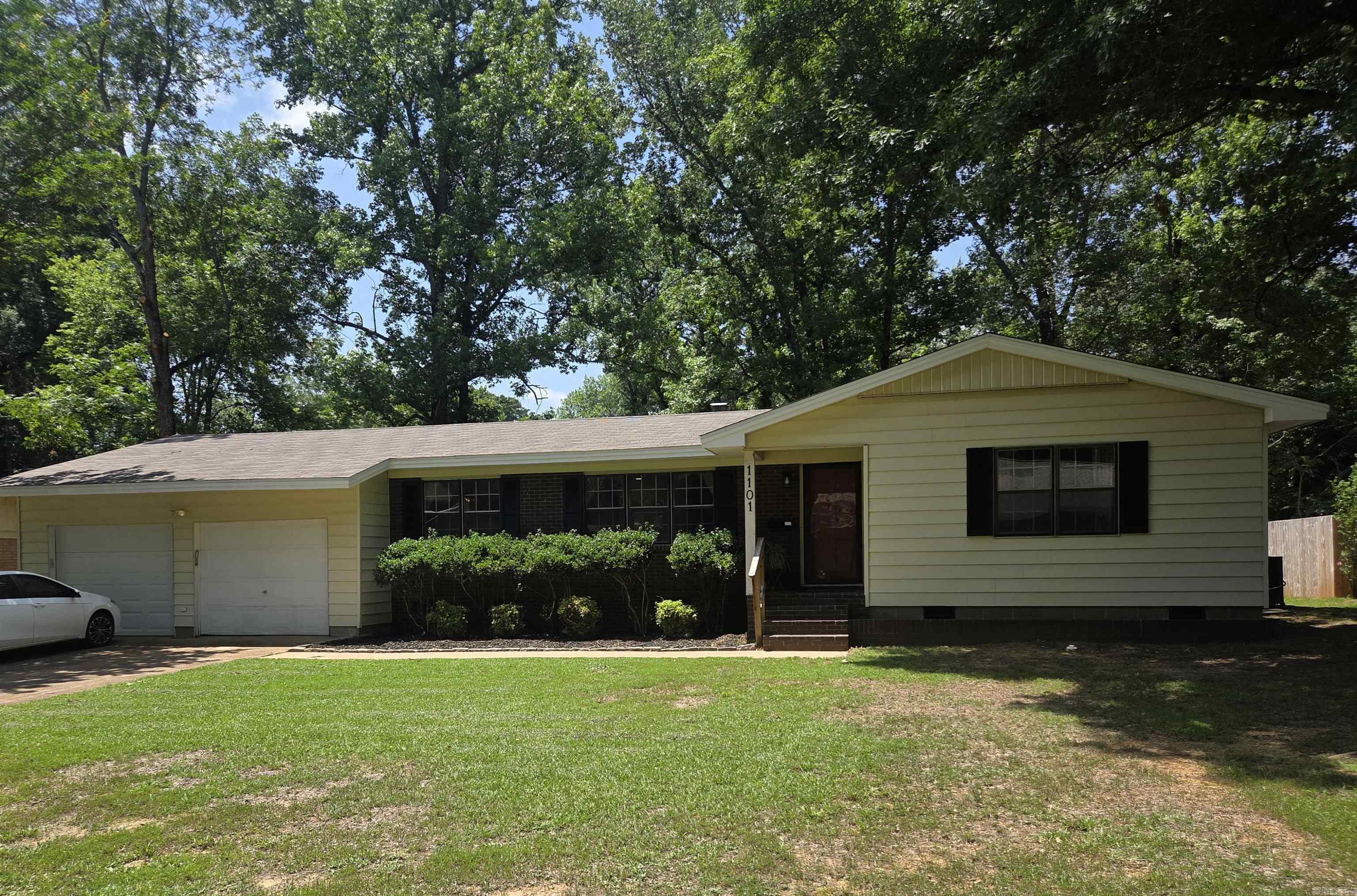 1101 N Cedar  Searcy, AR