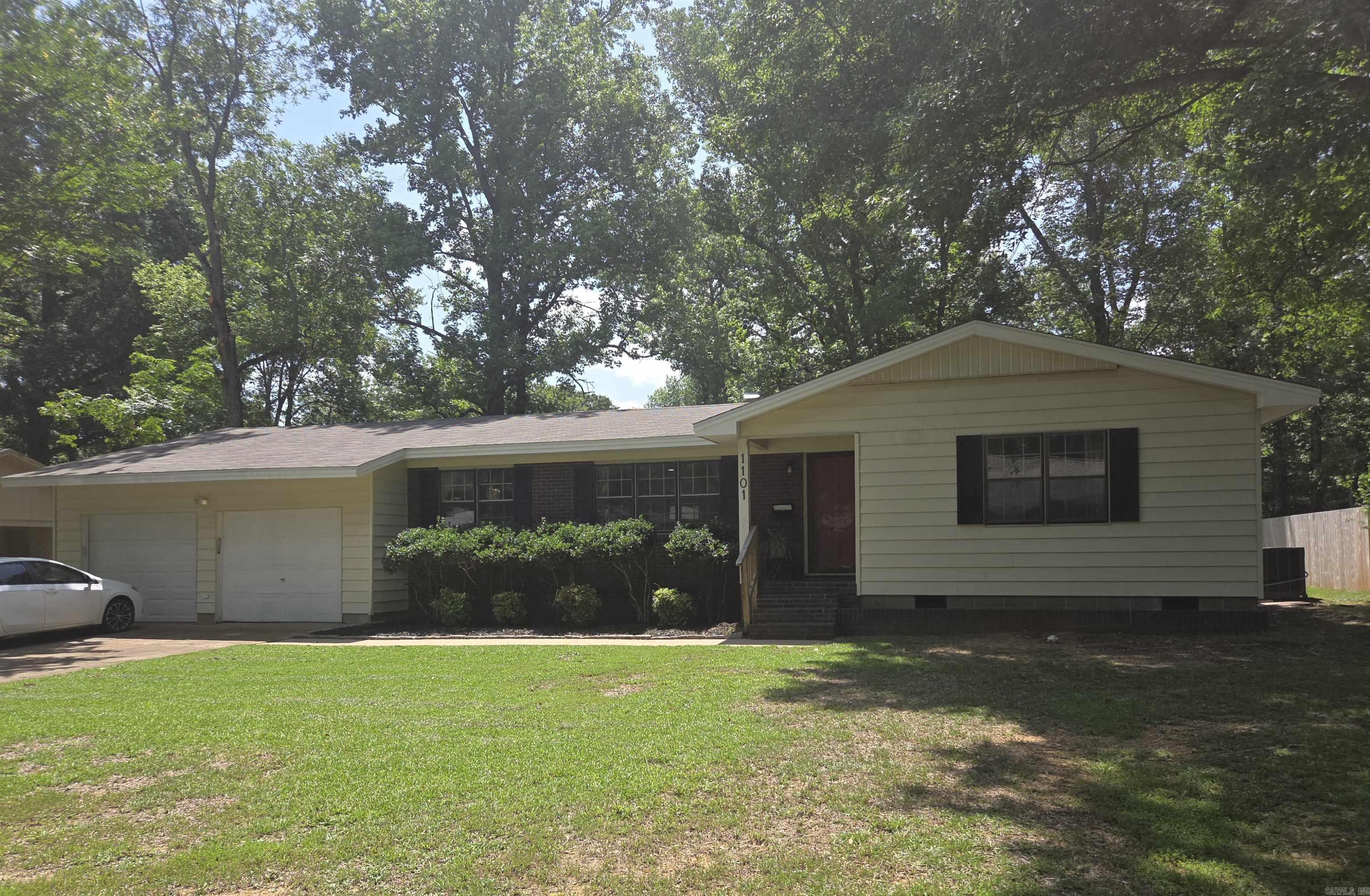 1101 N Cedar  Searcy, AR