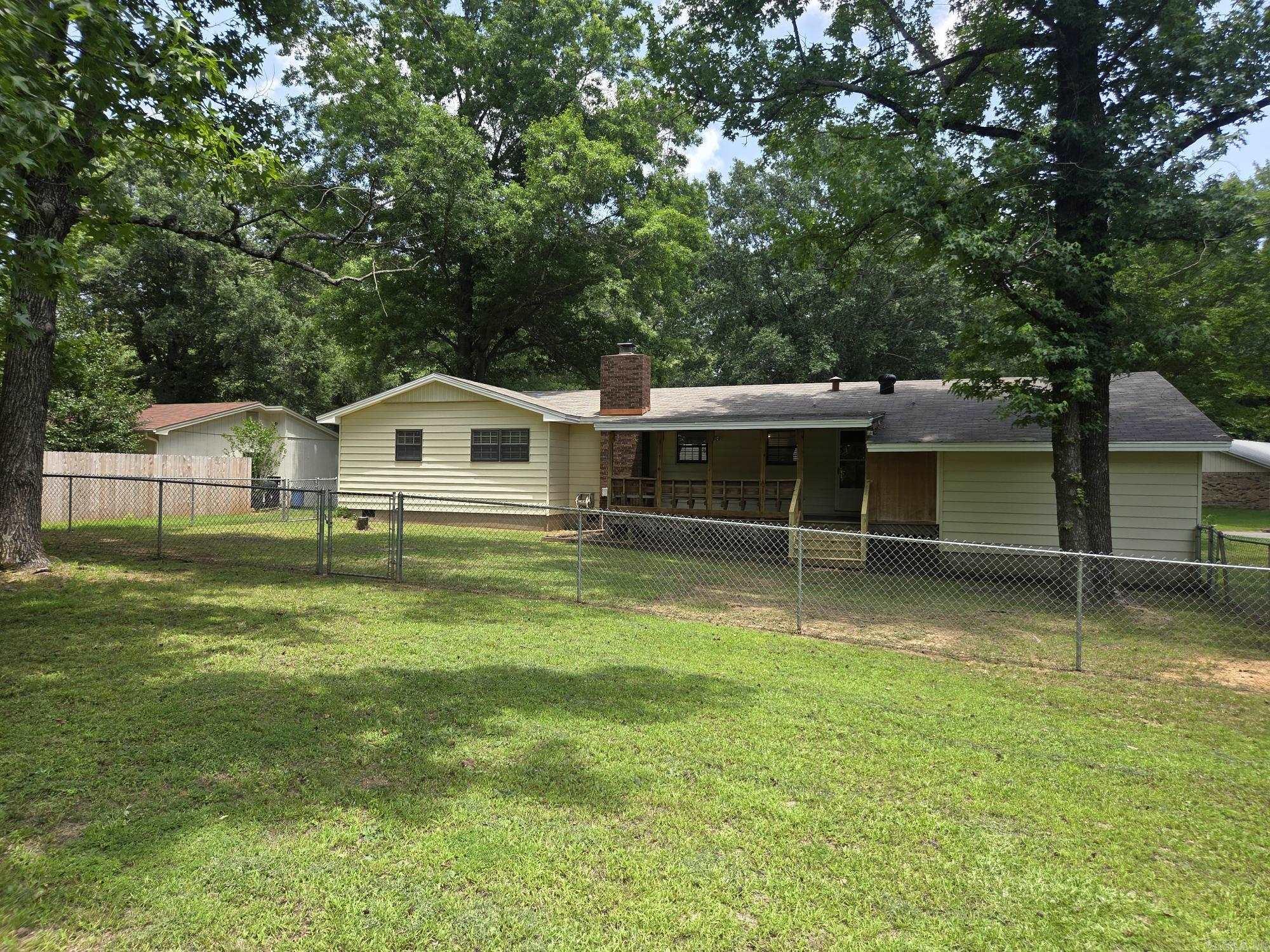 1101 N Cedar  Searcy, AR