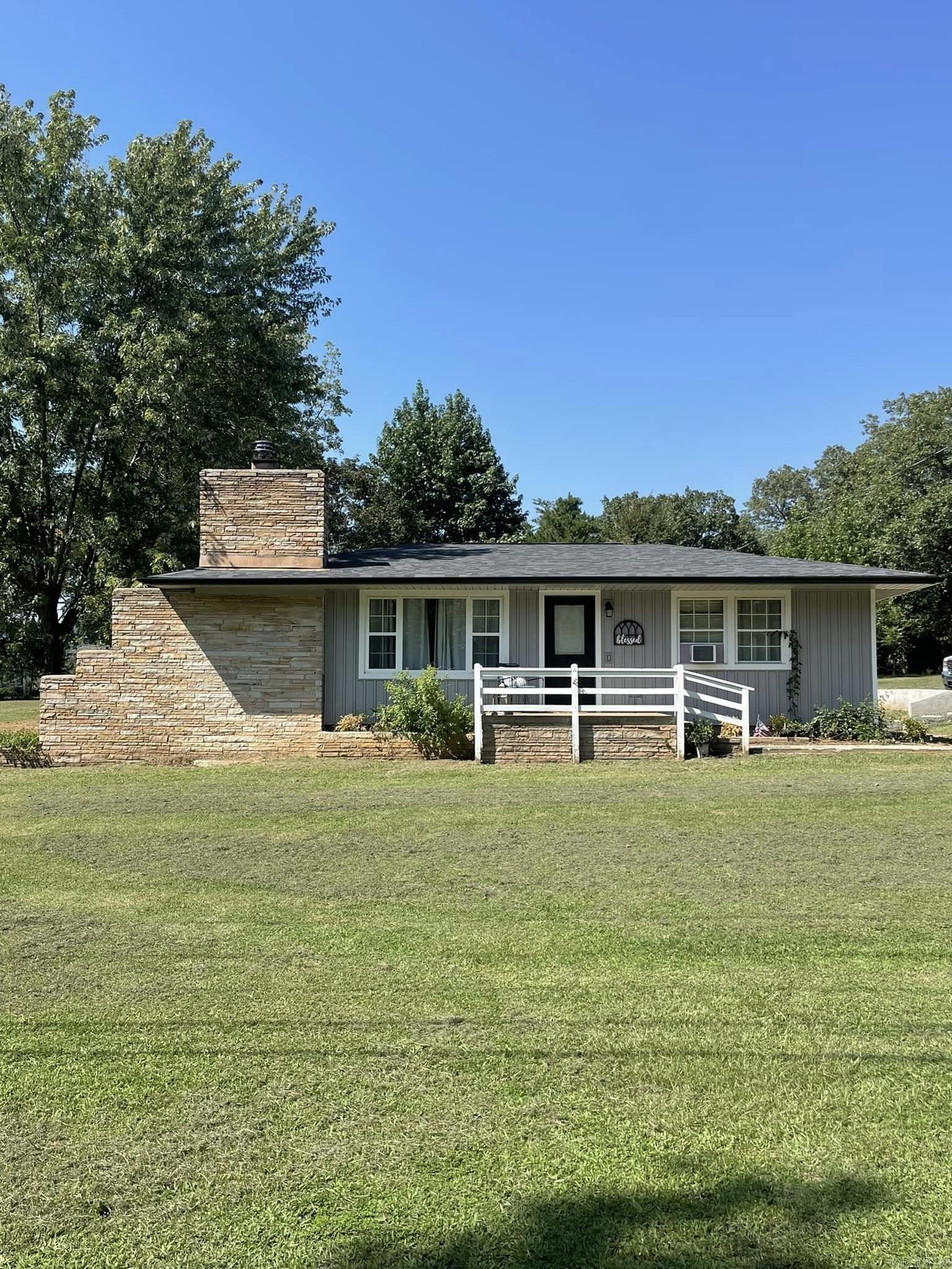 1593 HWY 16 EAST  Clinton, AR