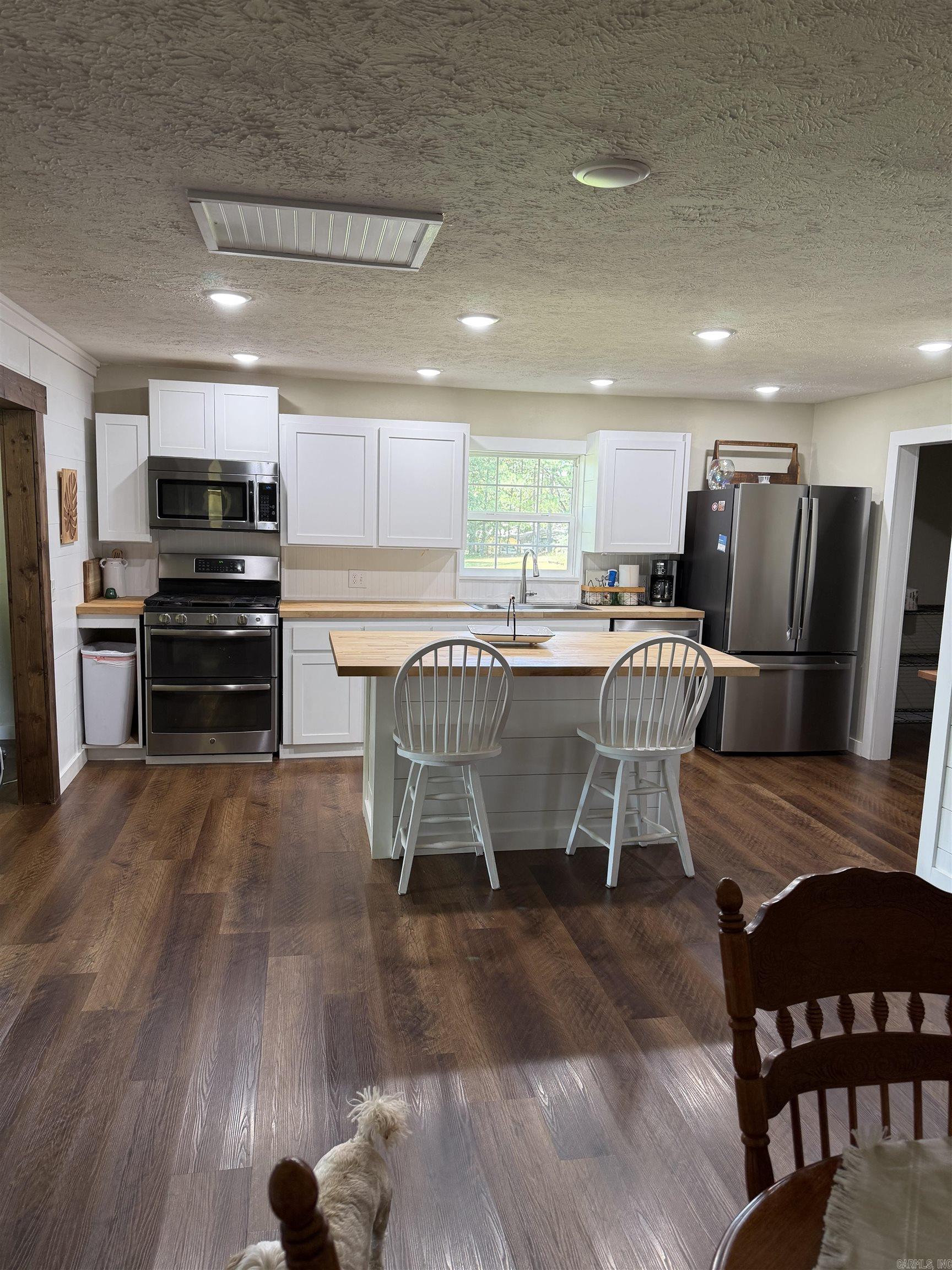 1593 HWY 16 EAST  Clinton, AR
