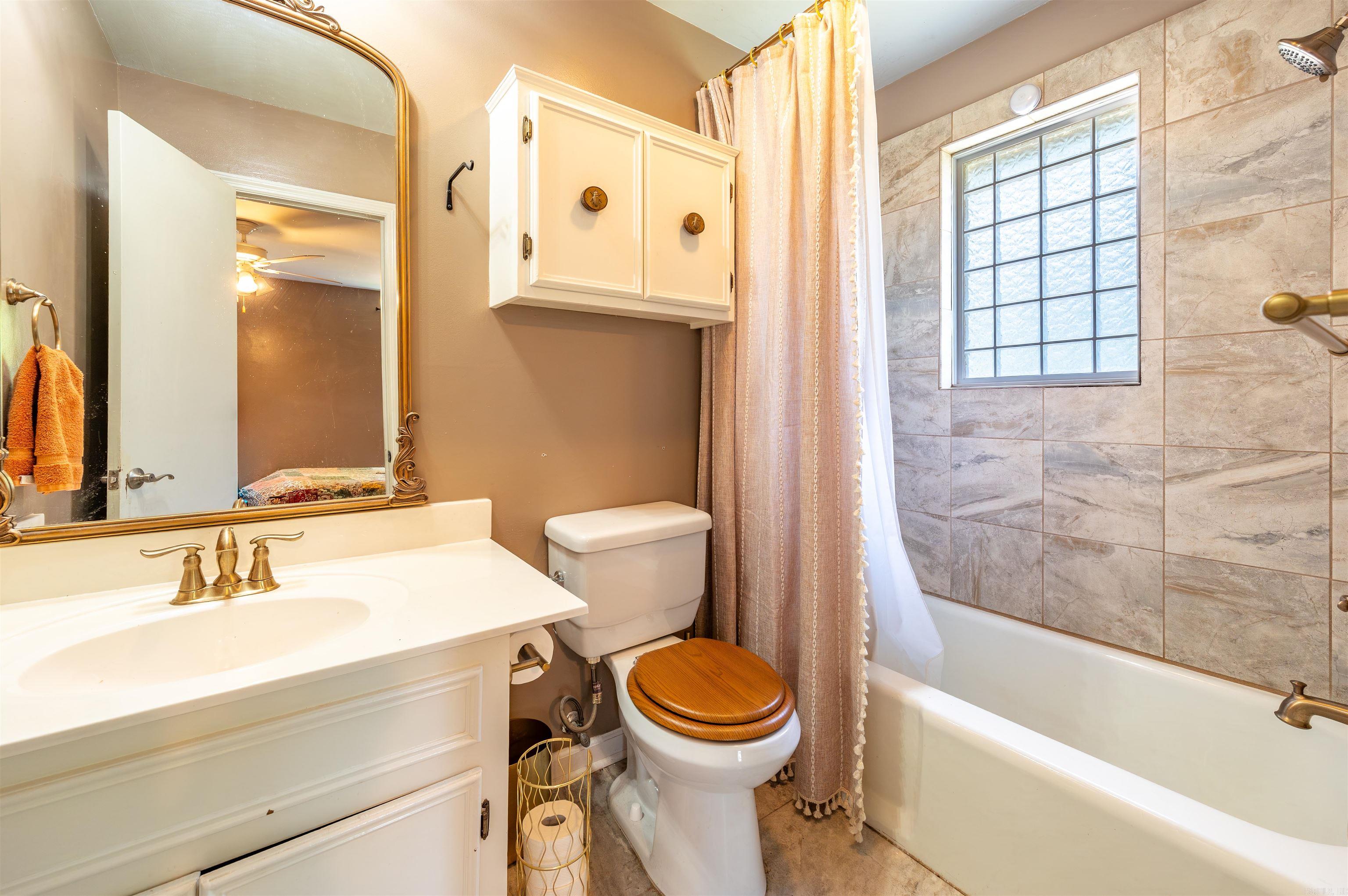2215 Gunpowder  Little Rock, AR