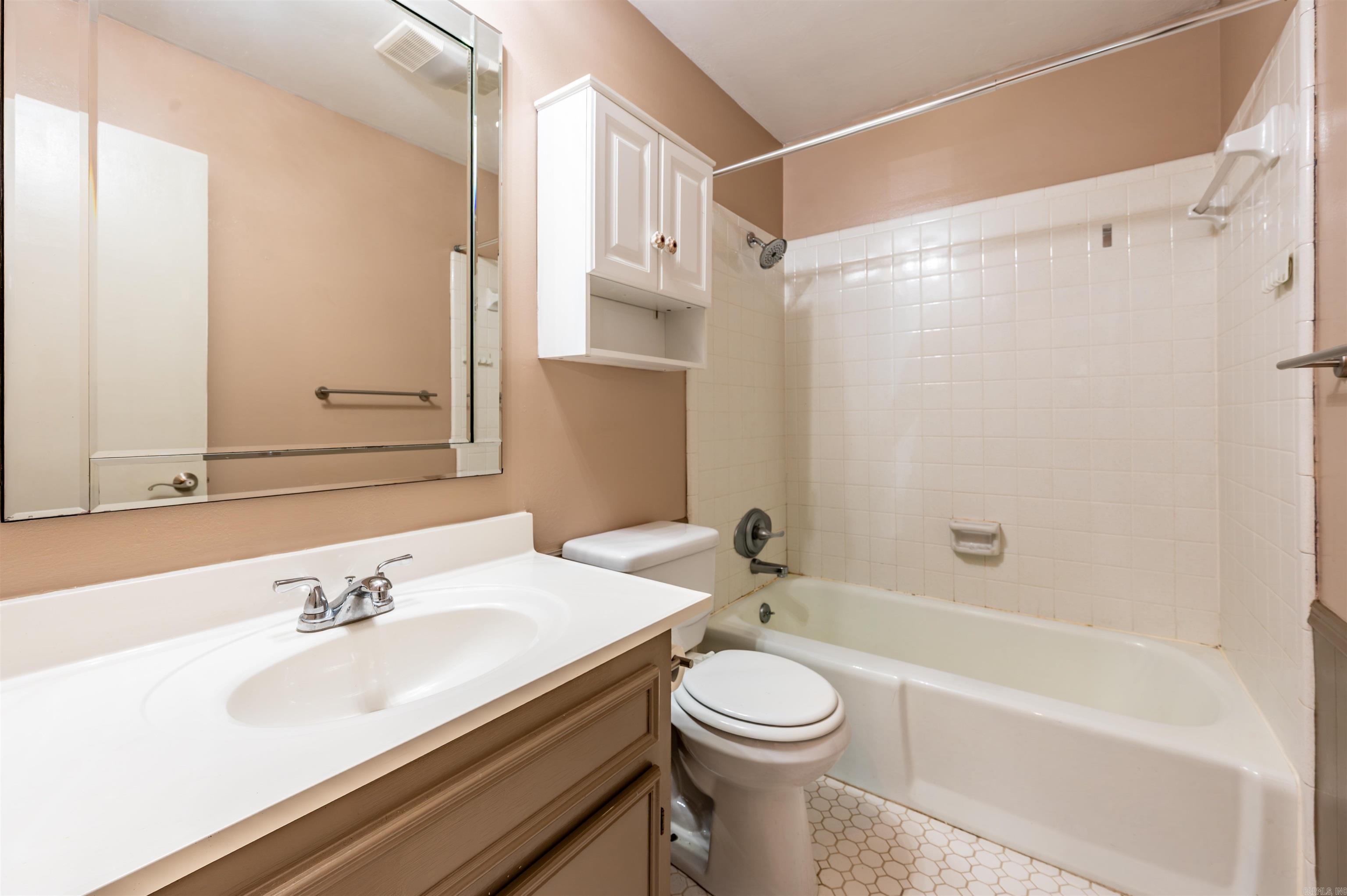 2215 Gunpowder  Little Rock, AR