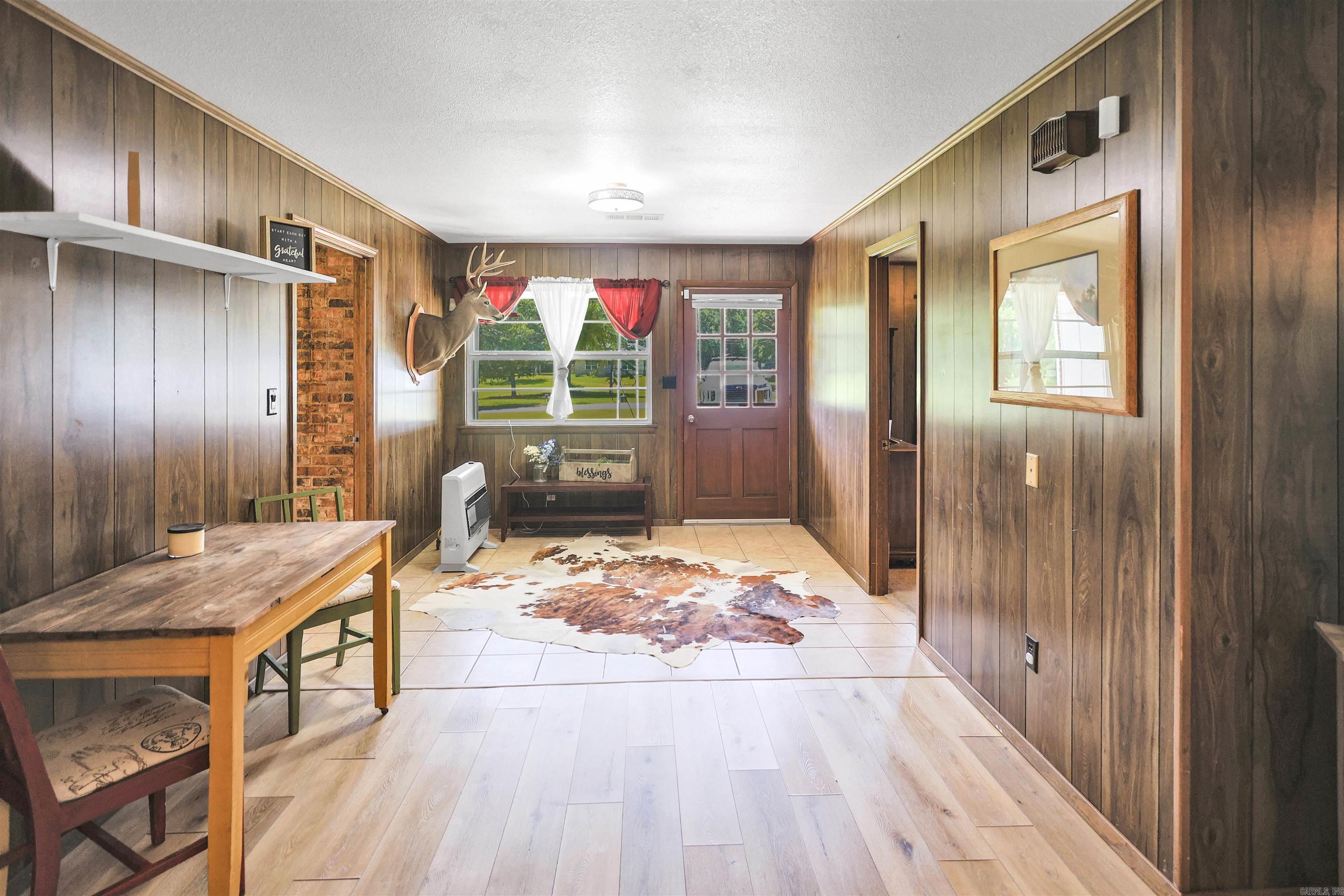 132 South  Mount Ida, AR