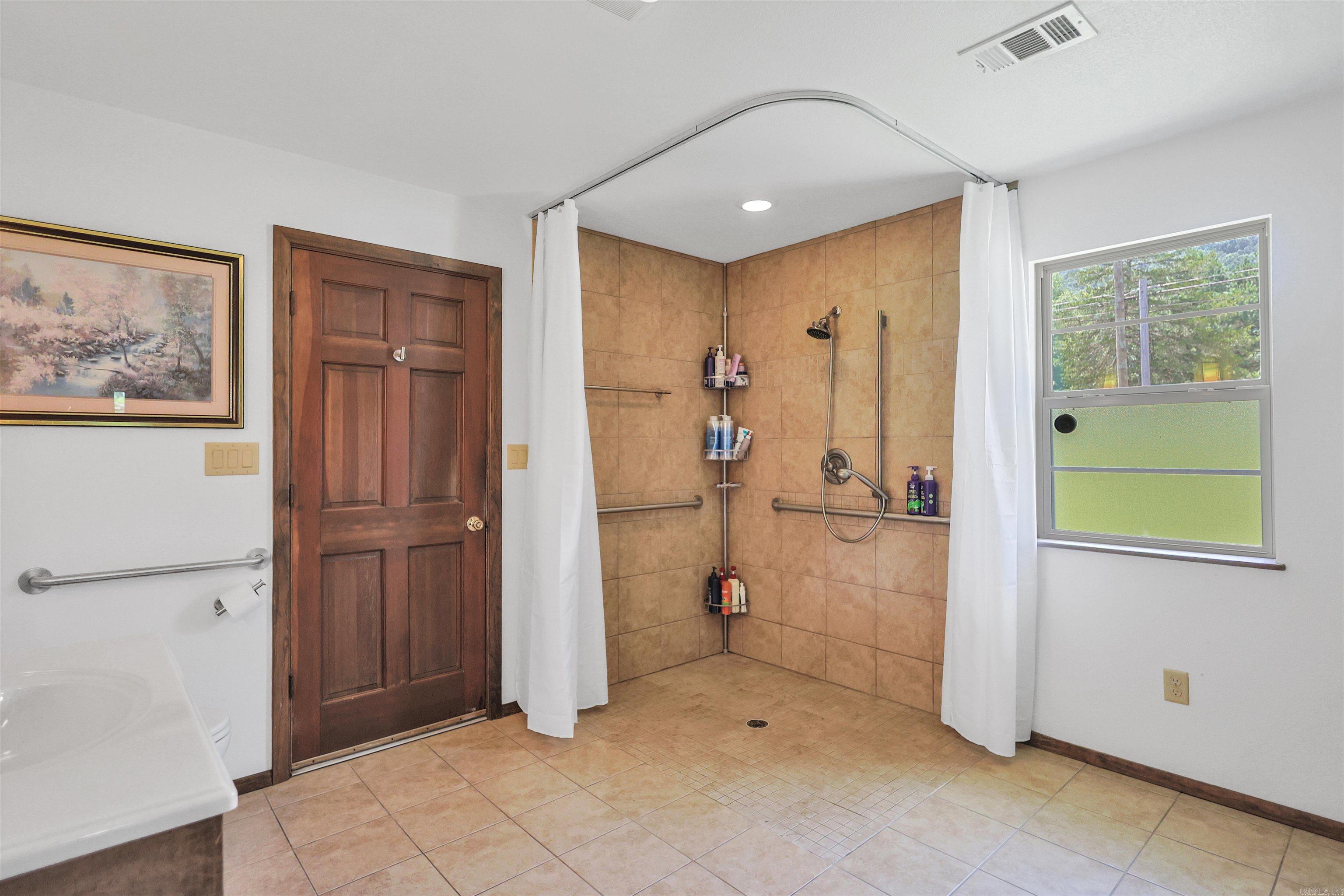 132 South  Mount Ida, AR