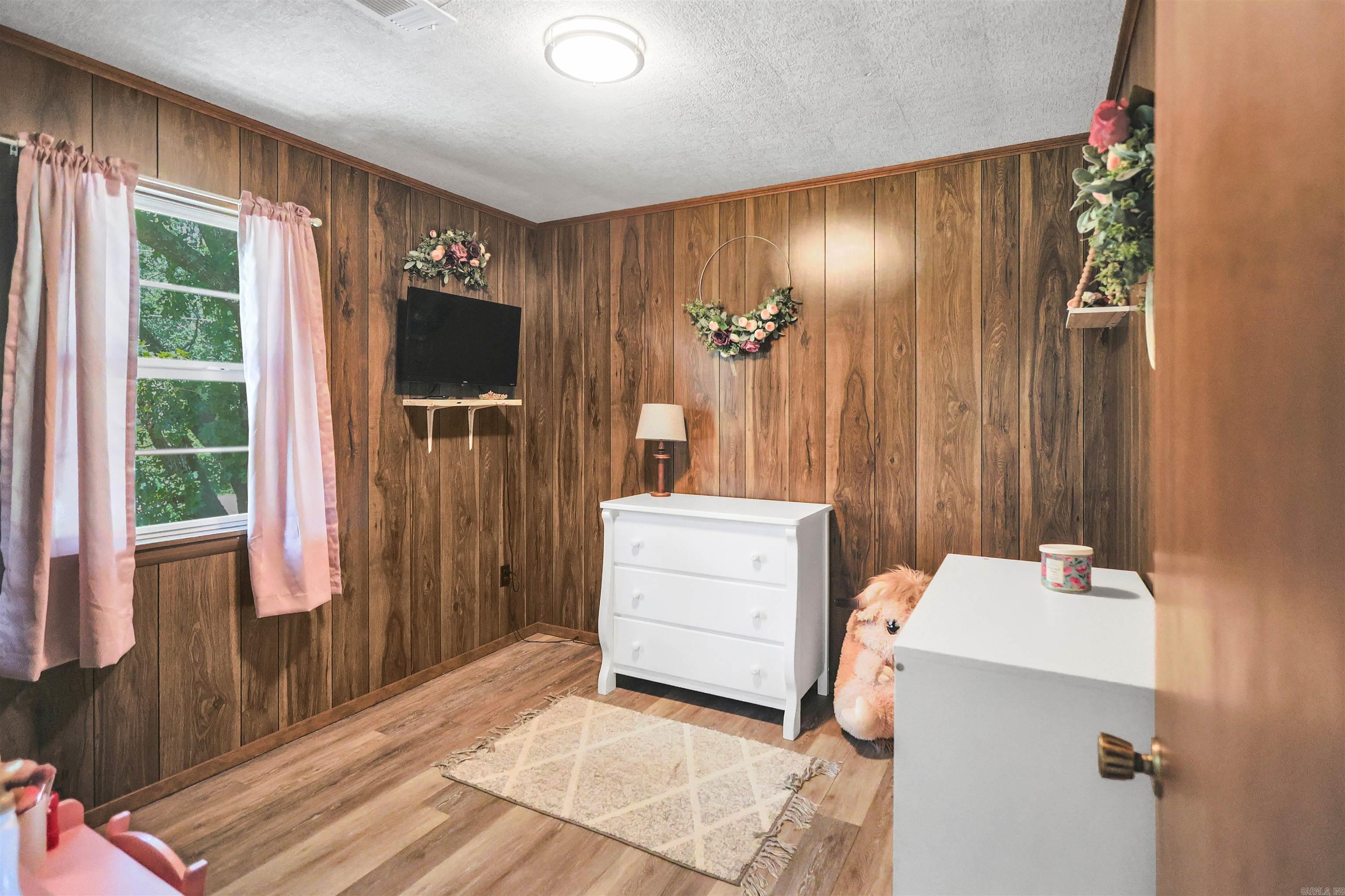 132 South  Mount Ida, AR