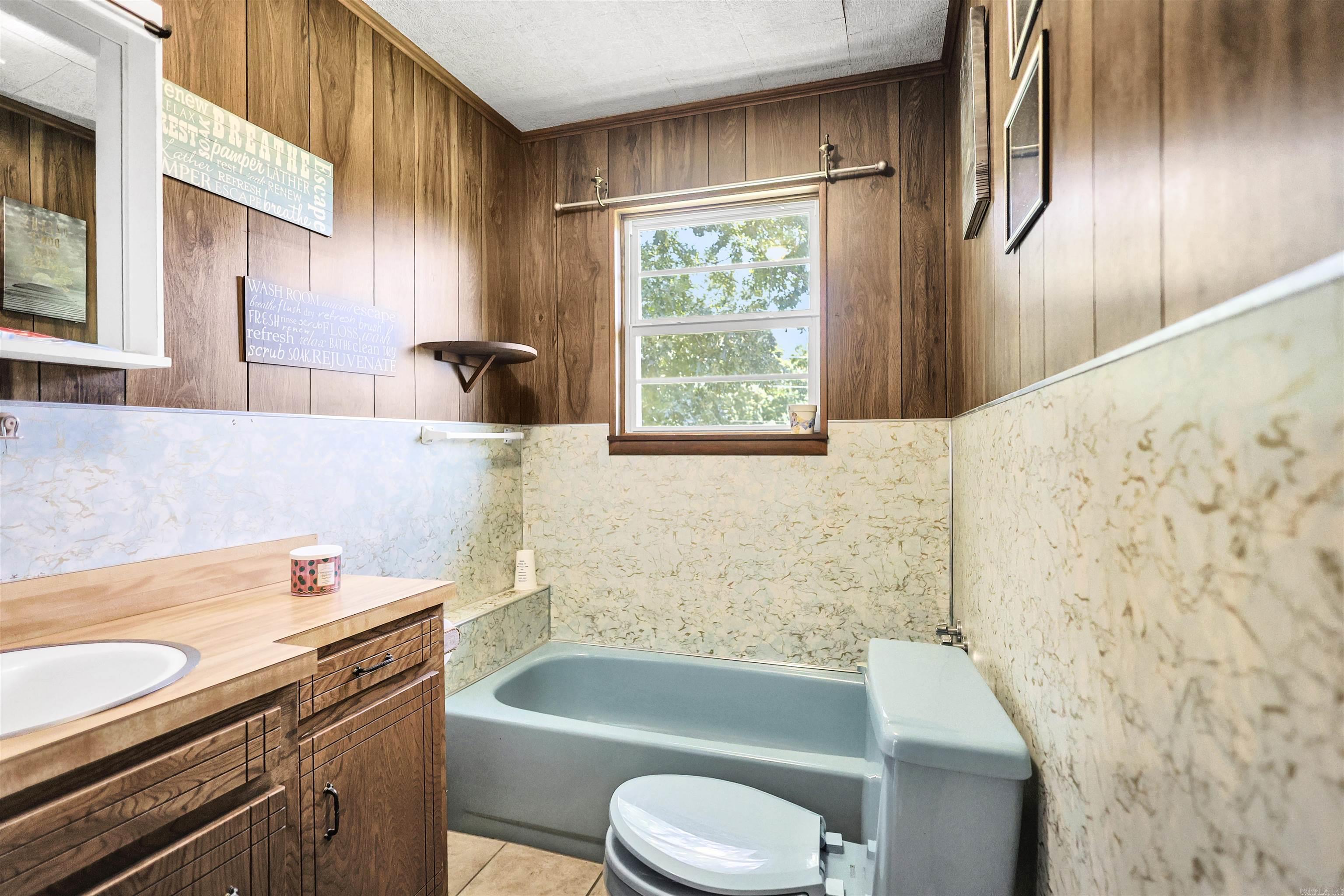 132 South  Mount Ida, AR