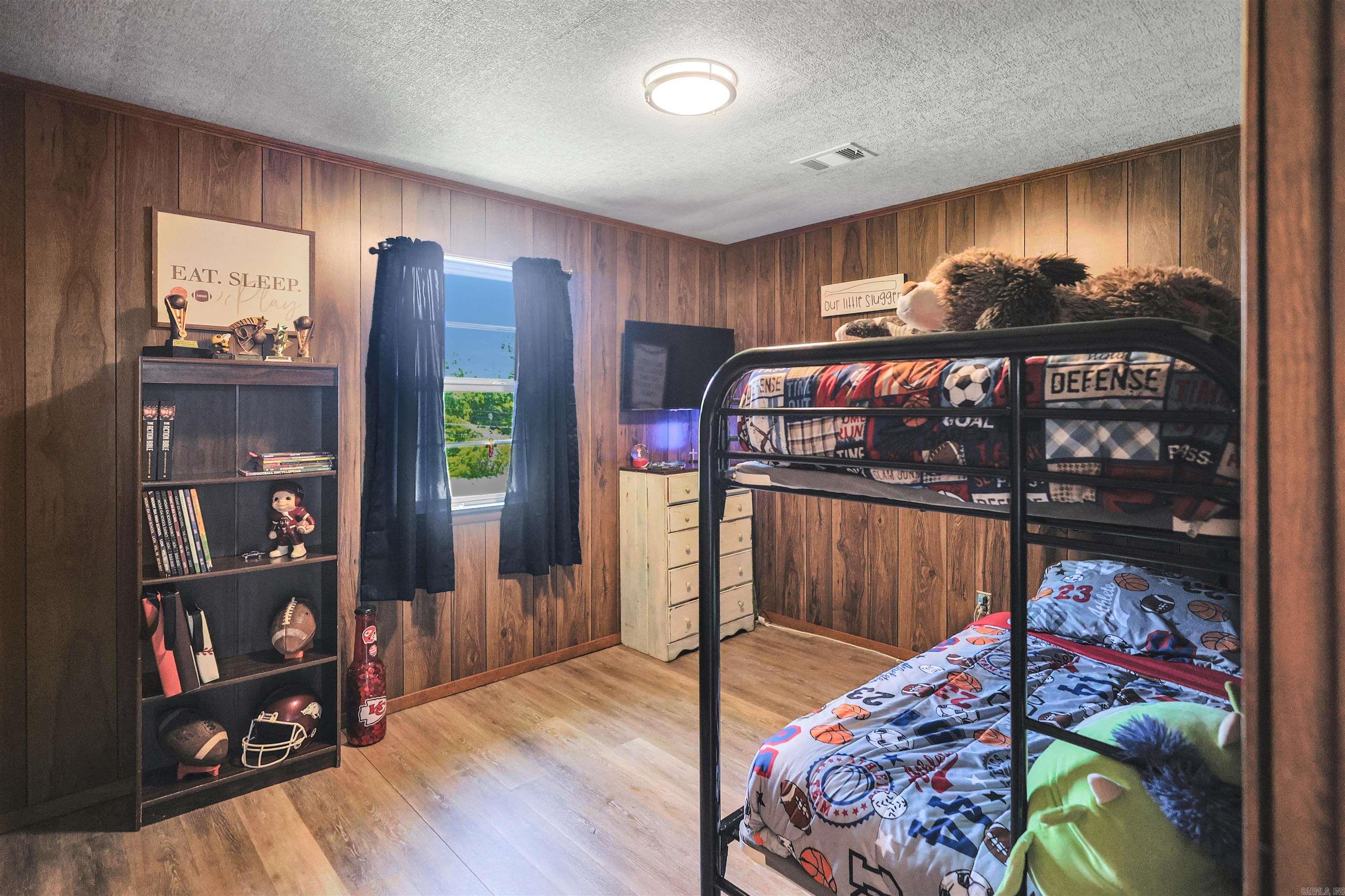 132 South  Mount Ida, AR