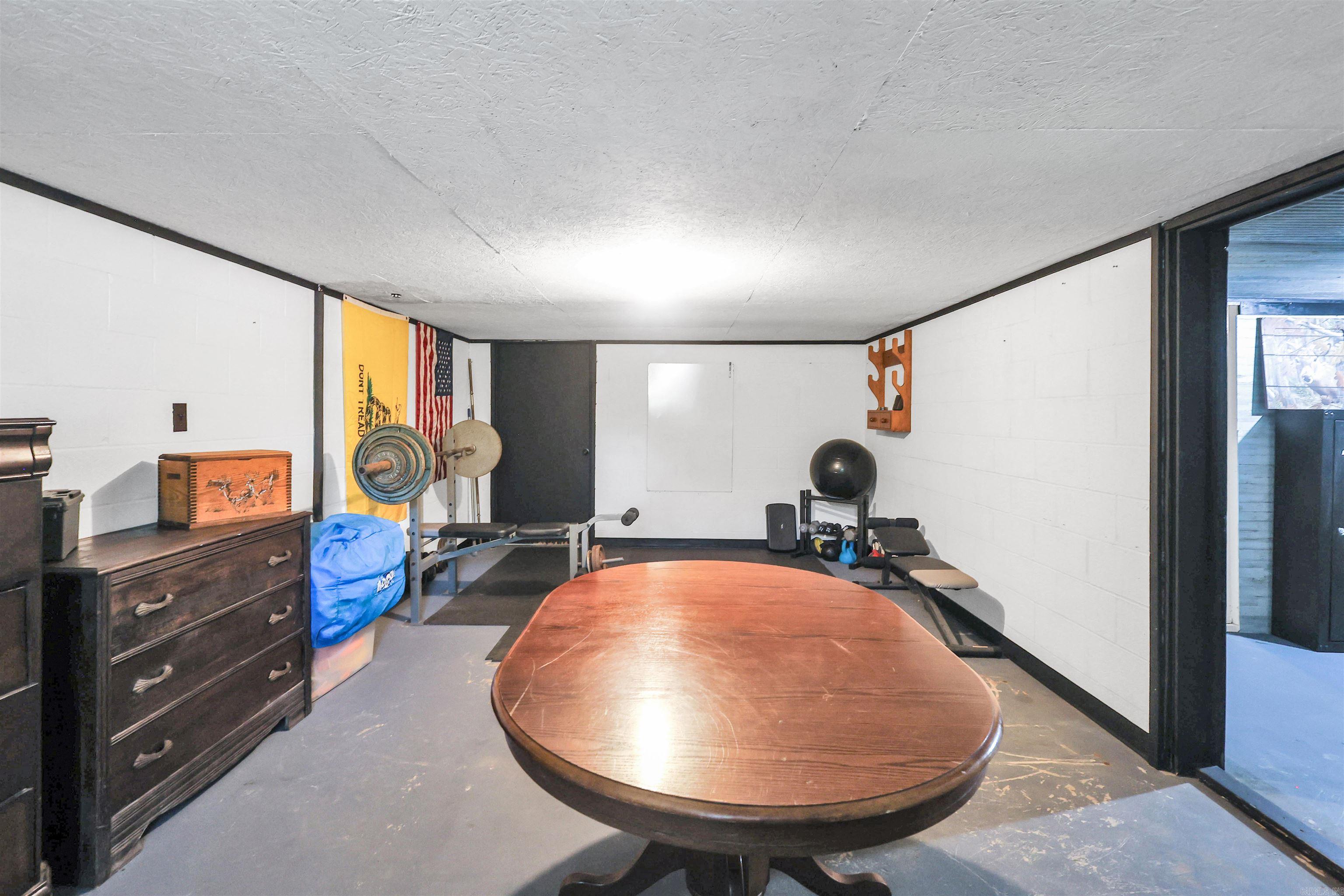 132 South  Mount Ida, AR