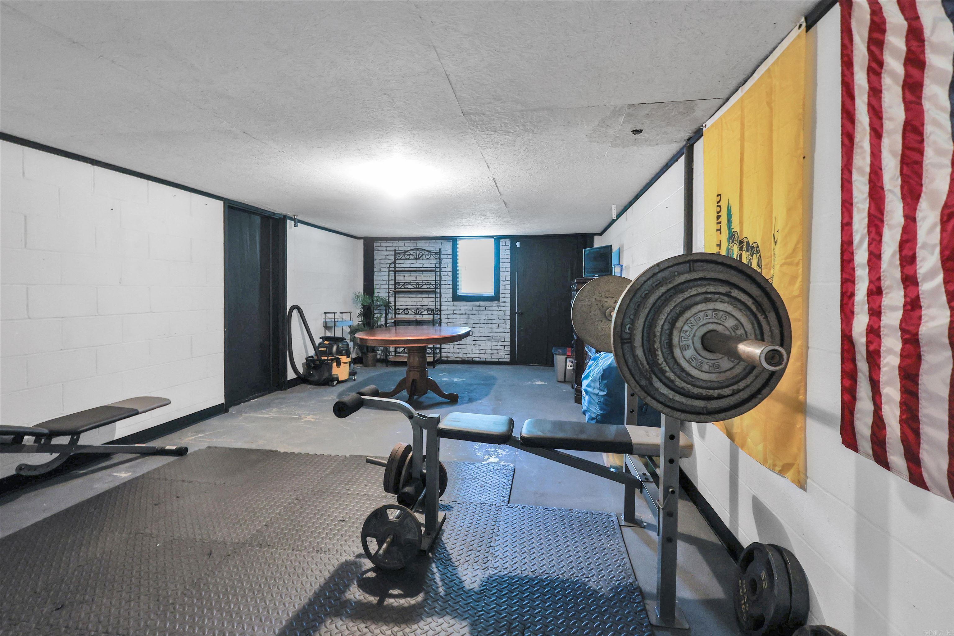 132 South  Mount Ida, AR