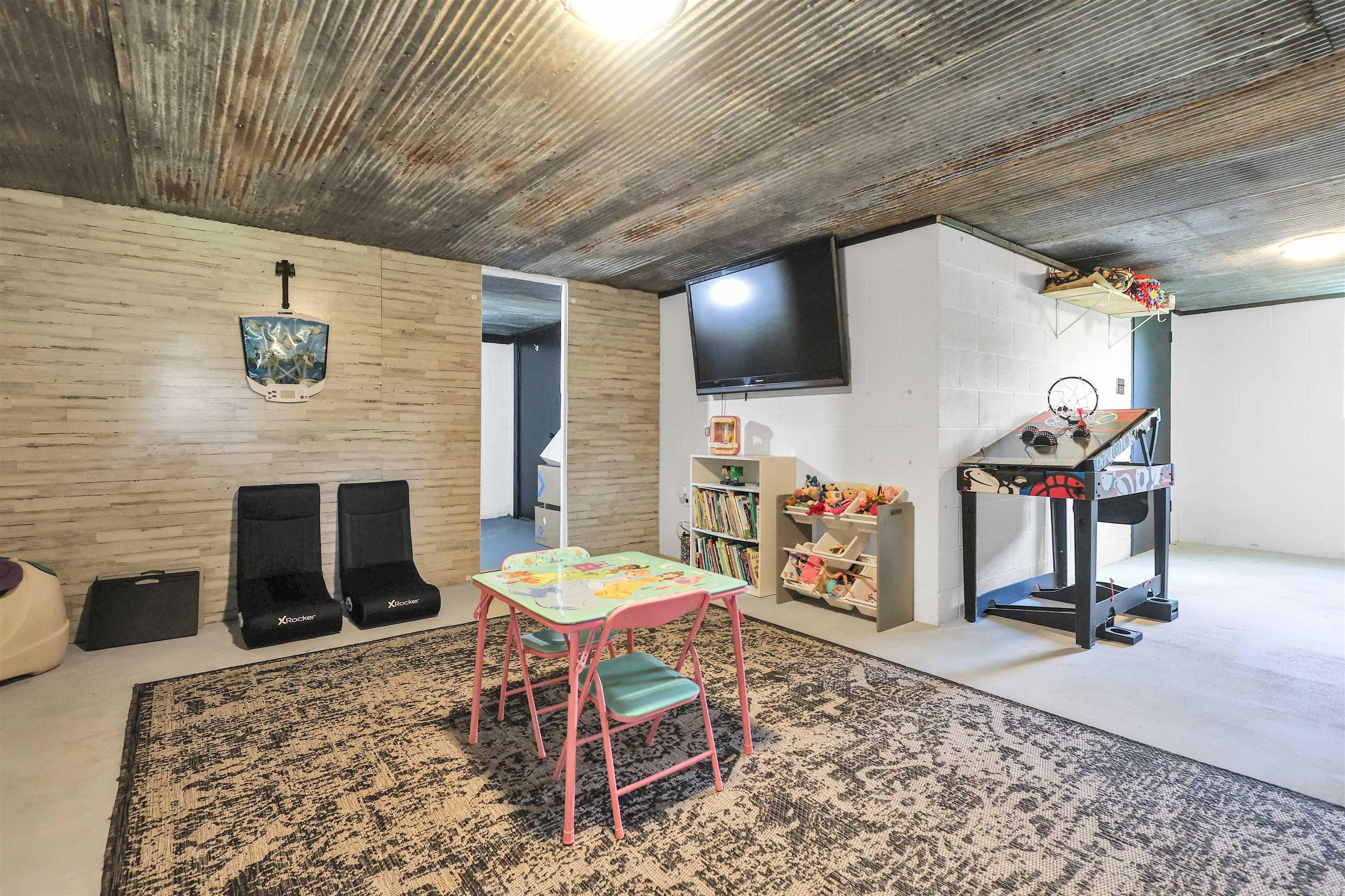 132 South  Mount Ida, AR