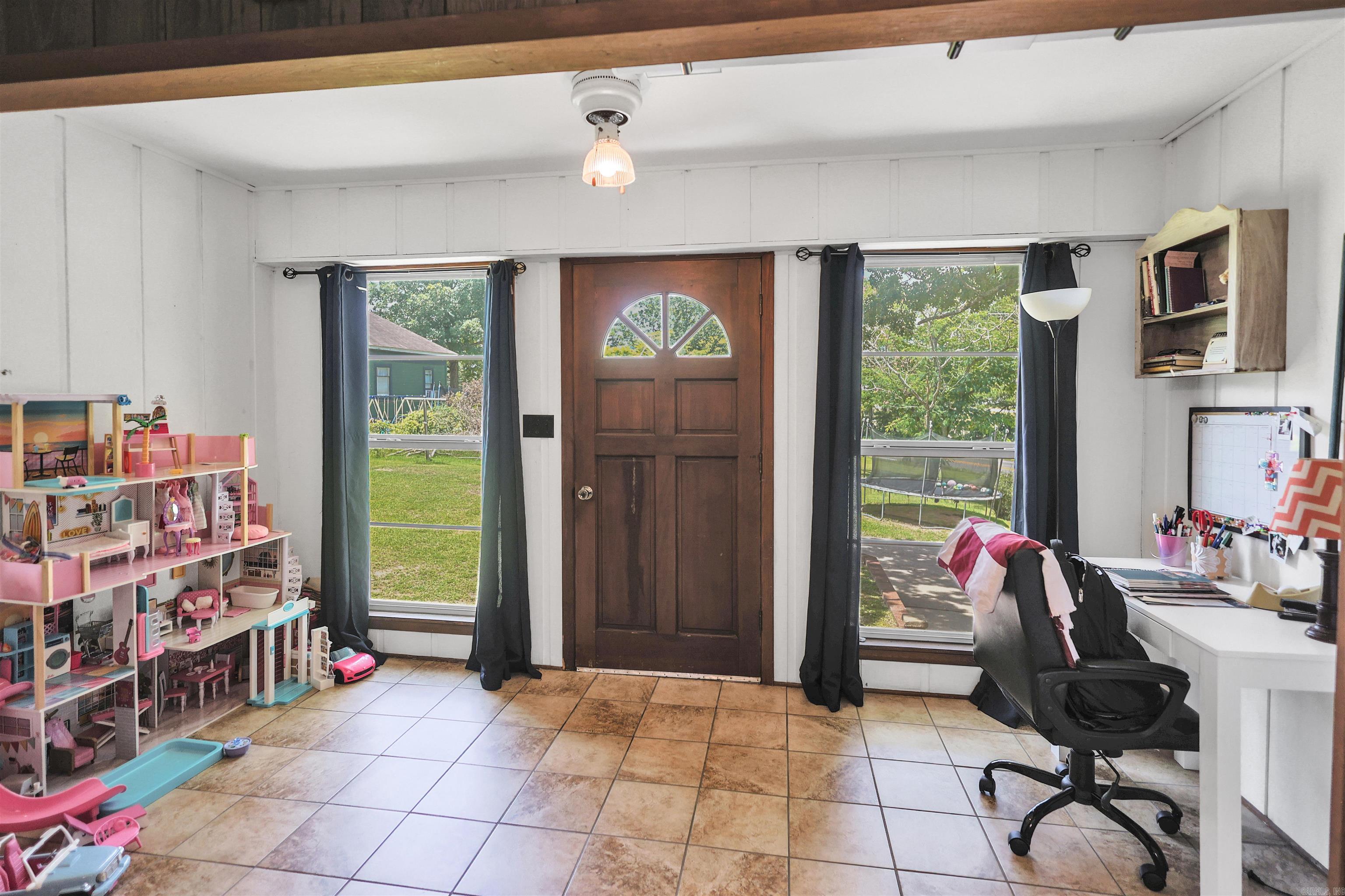 132 South  Mount Ida, AR